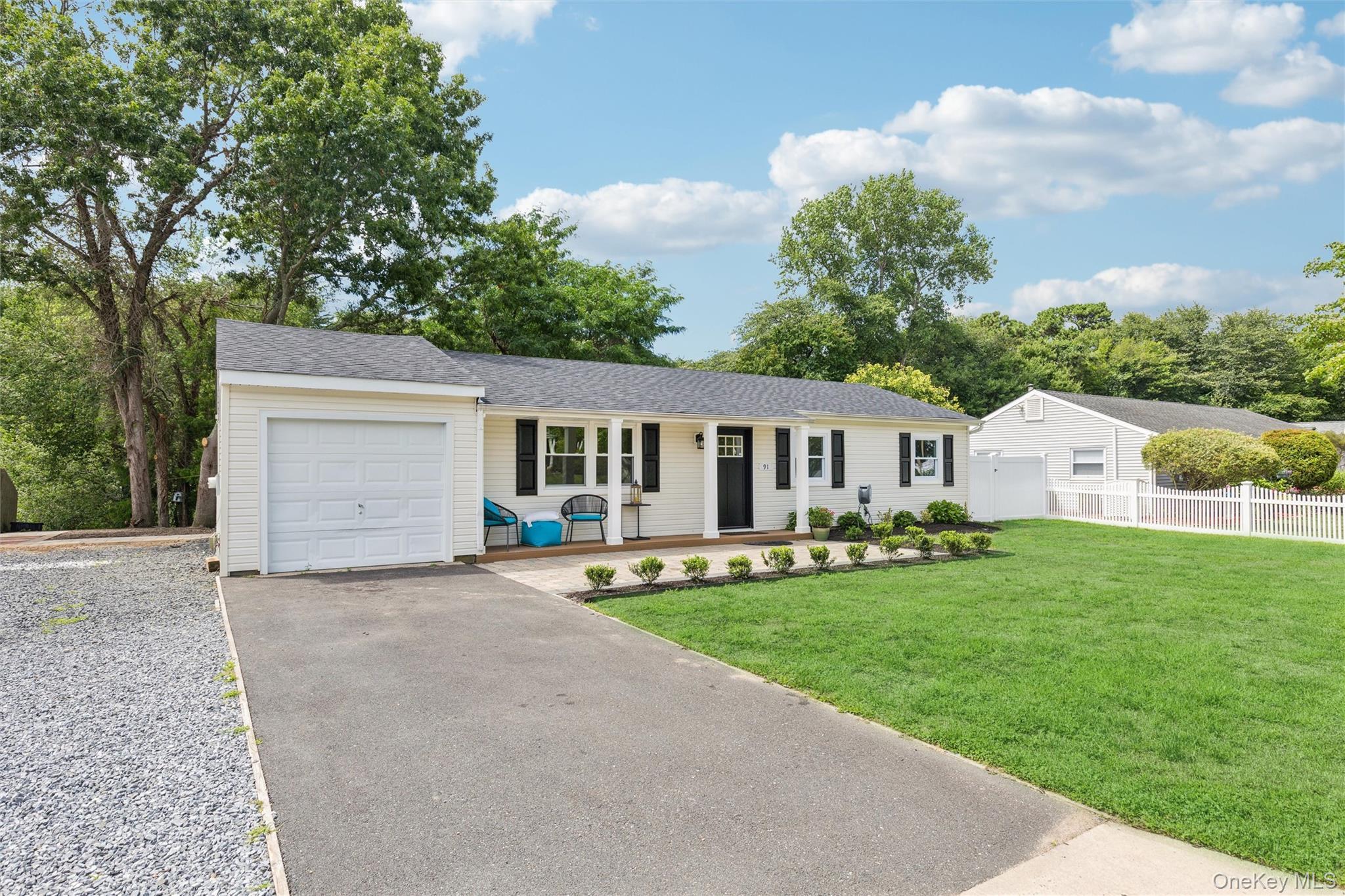 Single Family Circle Drive W  Suffolk County, NY 11772, MLS-1035597-33