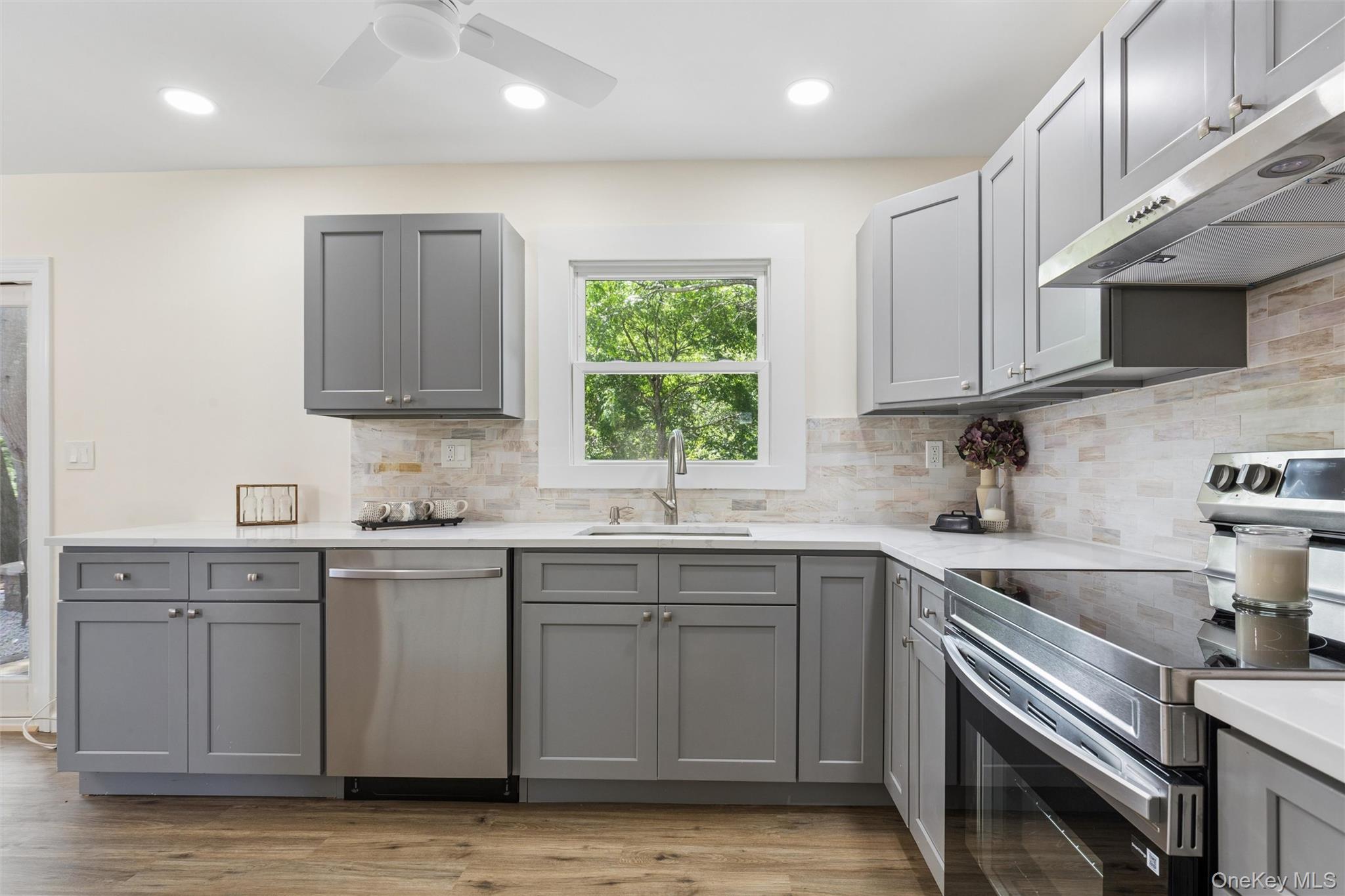 Single Family Circle Drive W Suffolk County, NY 11772, MLS-1035597-9