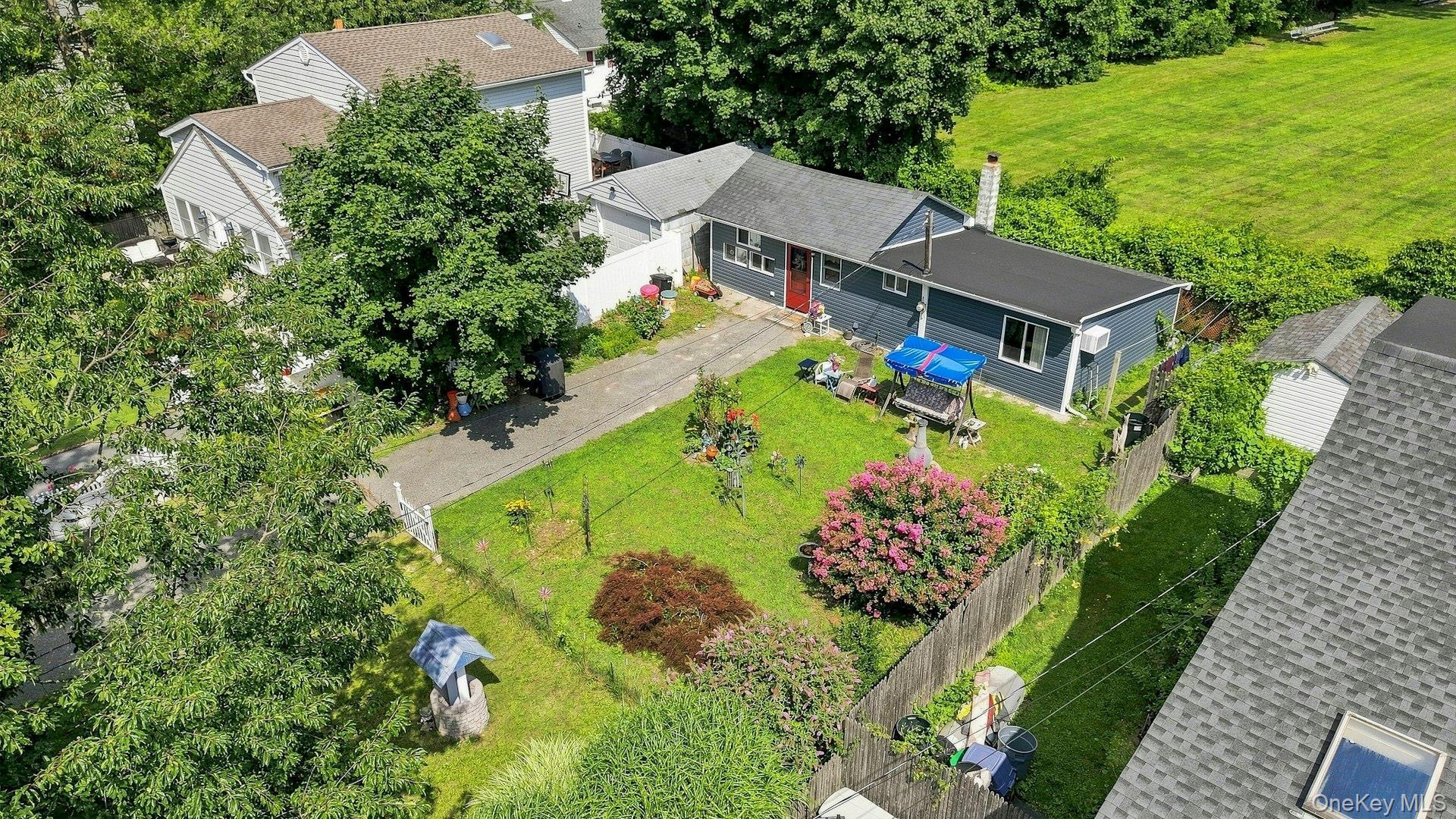 Single Family Sutton Court  Suffolk County, NY 11795, MLS-1035606-11