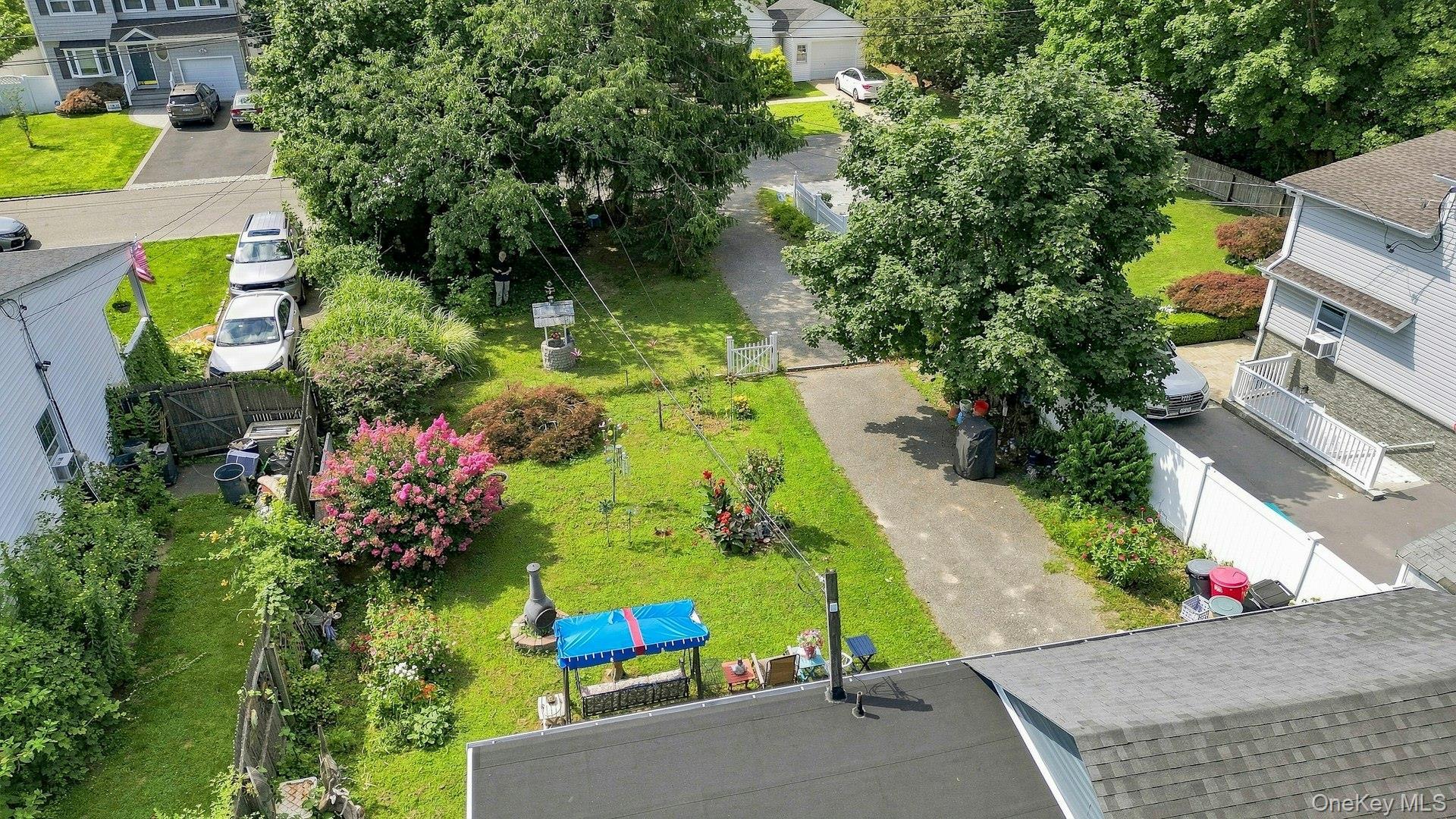 Single Family Sutton Court  Suffolk County, NY 11795, MLS-1035606-12