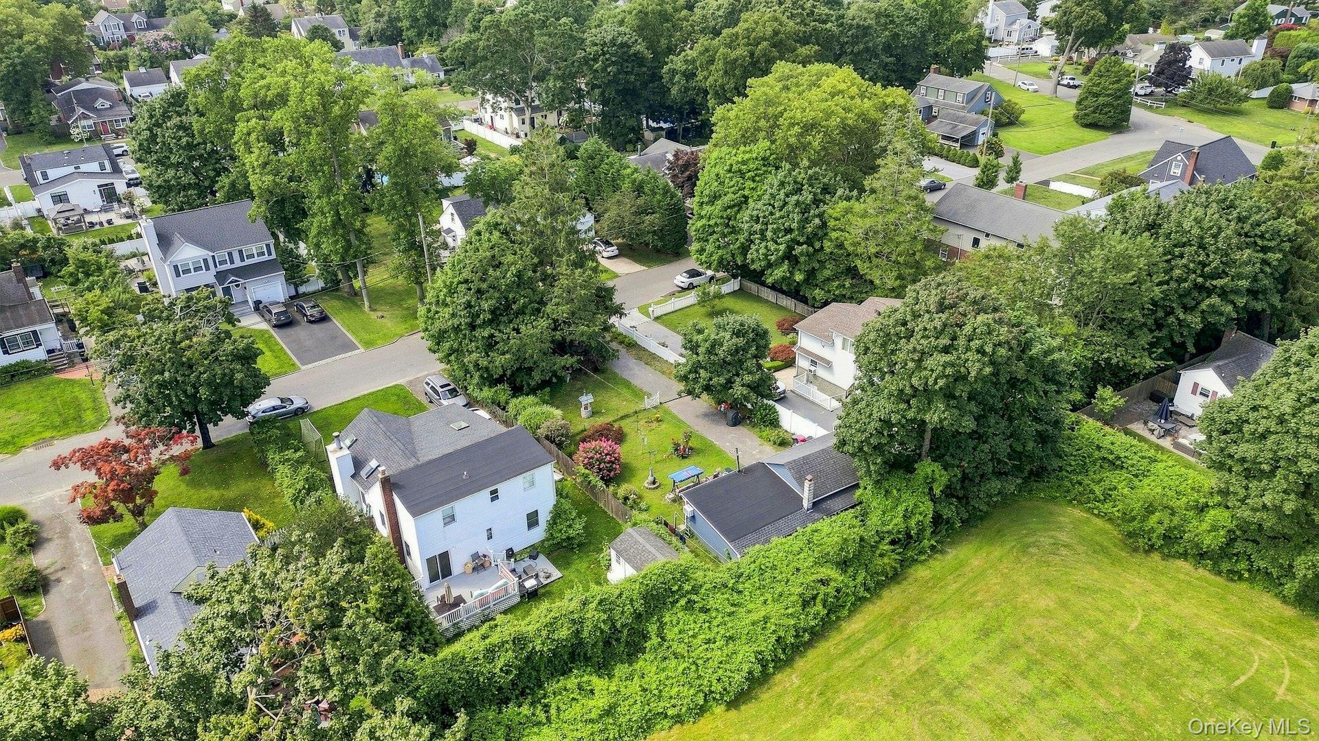 Single Family Sutton Court  Suffolk County, NY 11795, MLS-1035606-18