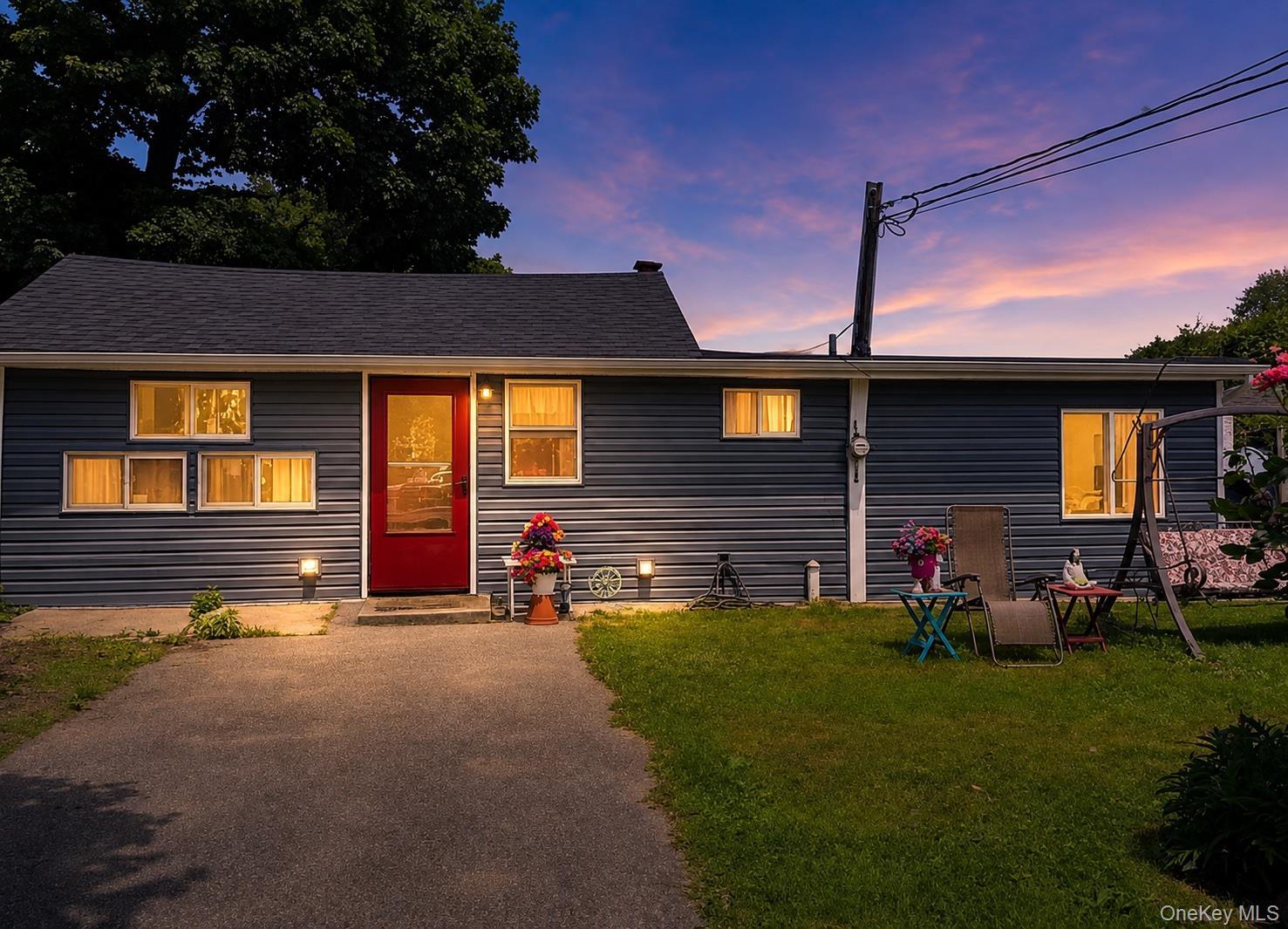 Single Family Sutton Court  Suffolk County, NY 11795, MLS-1035606-2