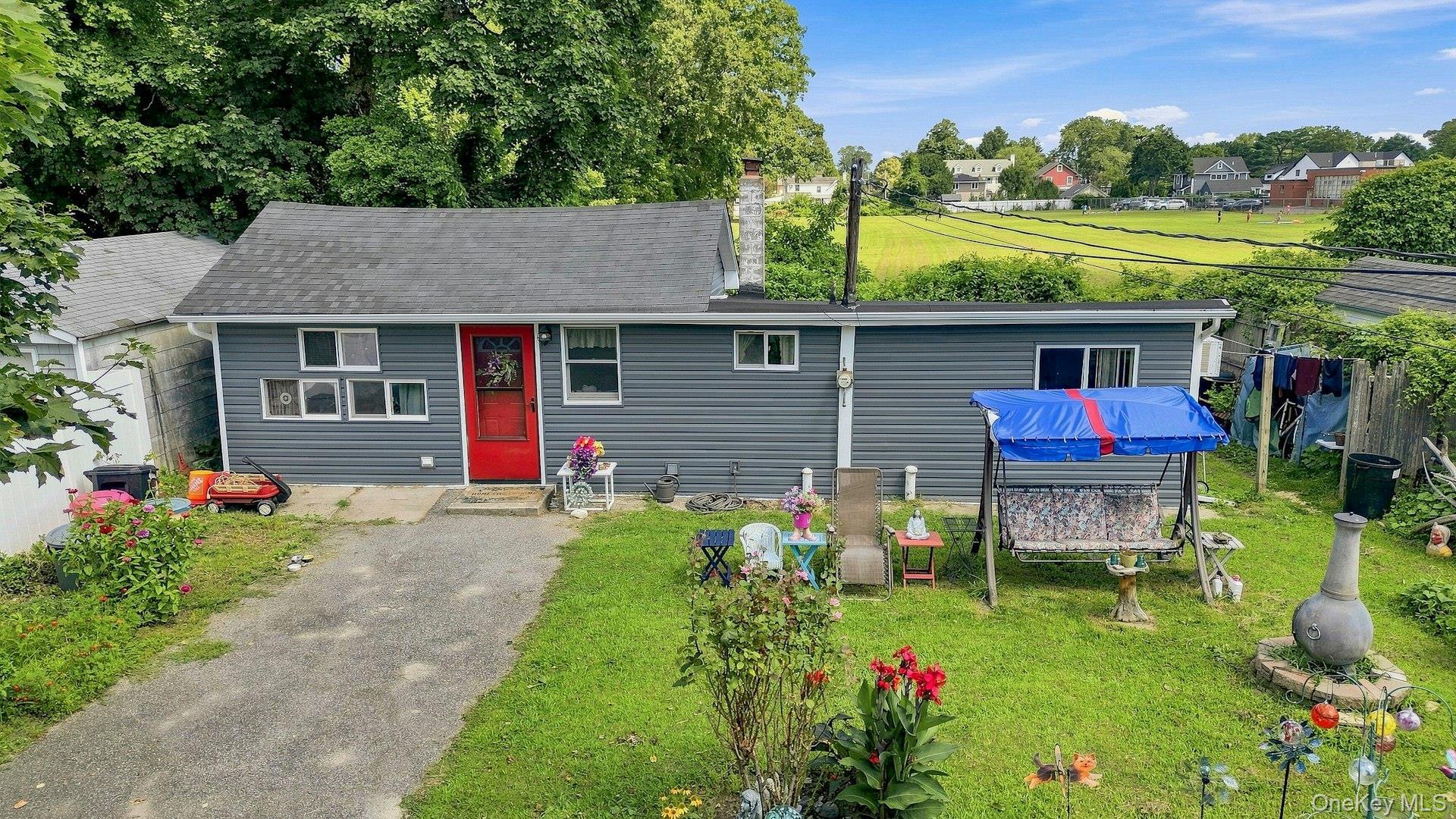Single Family Sutton Court  Suffolk County, NY 11795, MLS-1035606-20