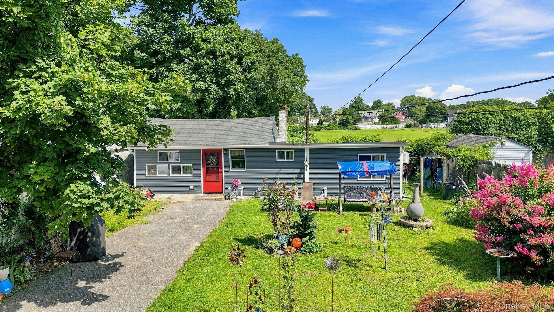 Single Family Sutton Court  Suffolk County, NY 11795, MLS-1035606-21