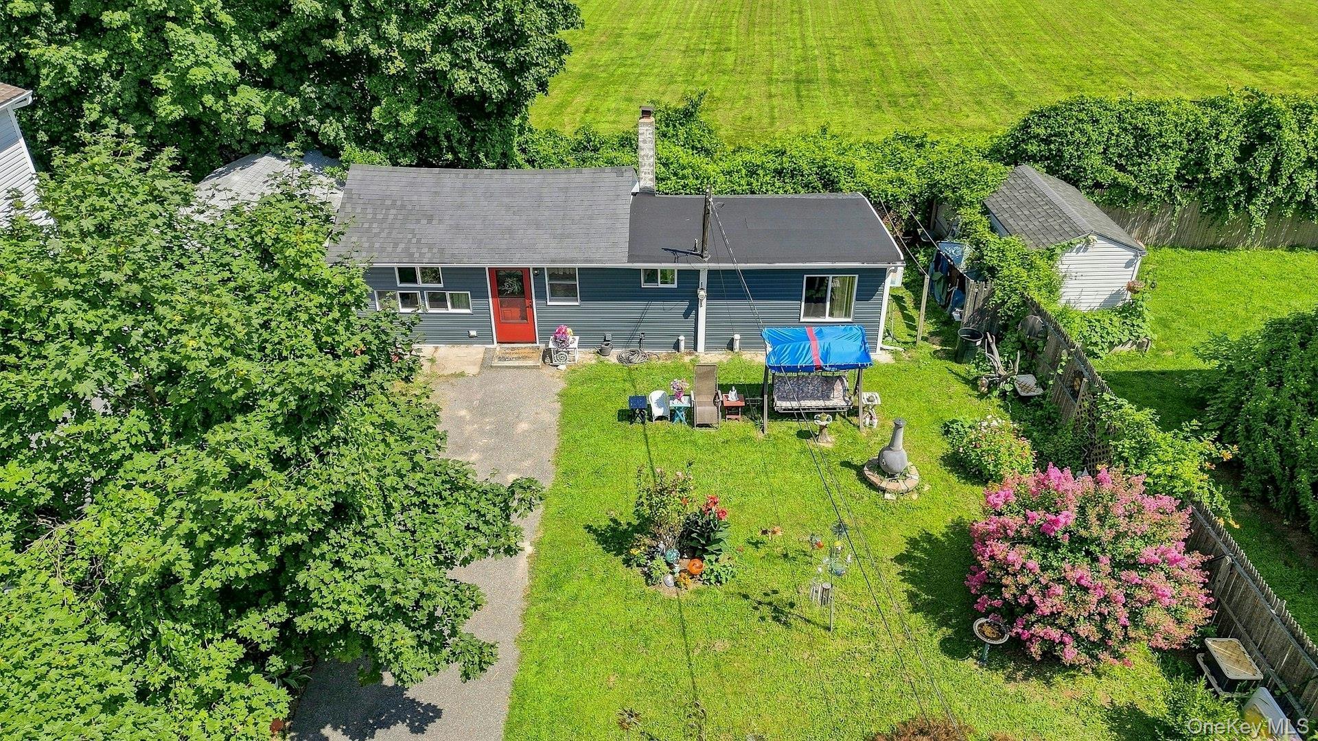 Single Family Sutton Court  Suffolk County, NY 11795, MLS-1035606-22