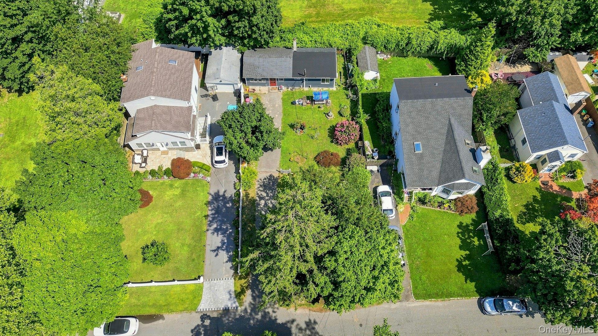Single Family Sutton Court  Suffolk County, NY 11795, MLS-1035606-25