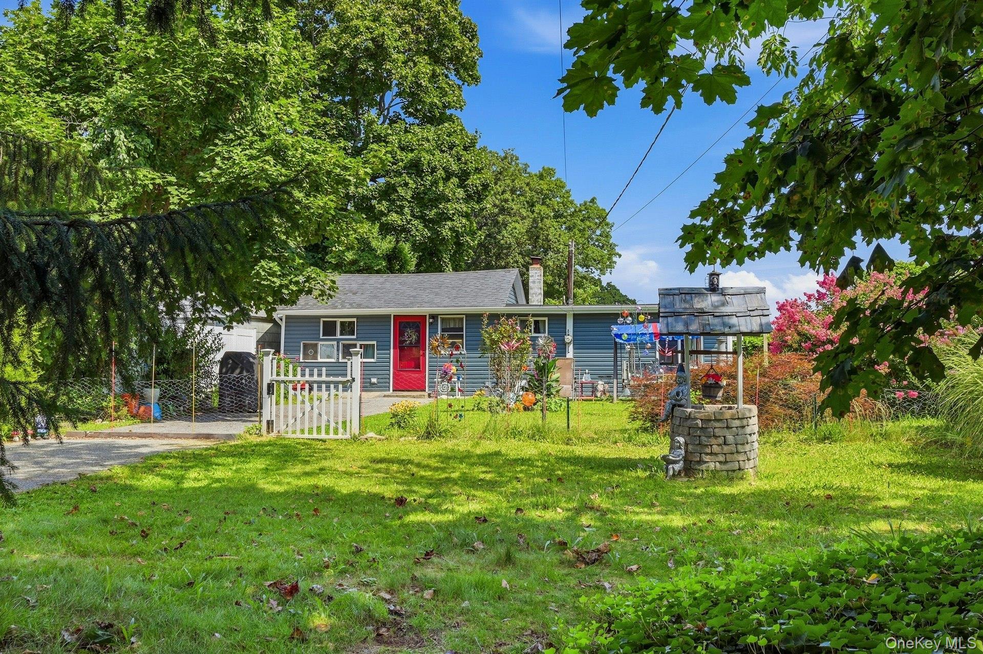 Single Family Sutton Court  Suffolk County, NY 11795, MLS-1035606-4