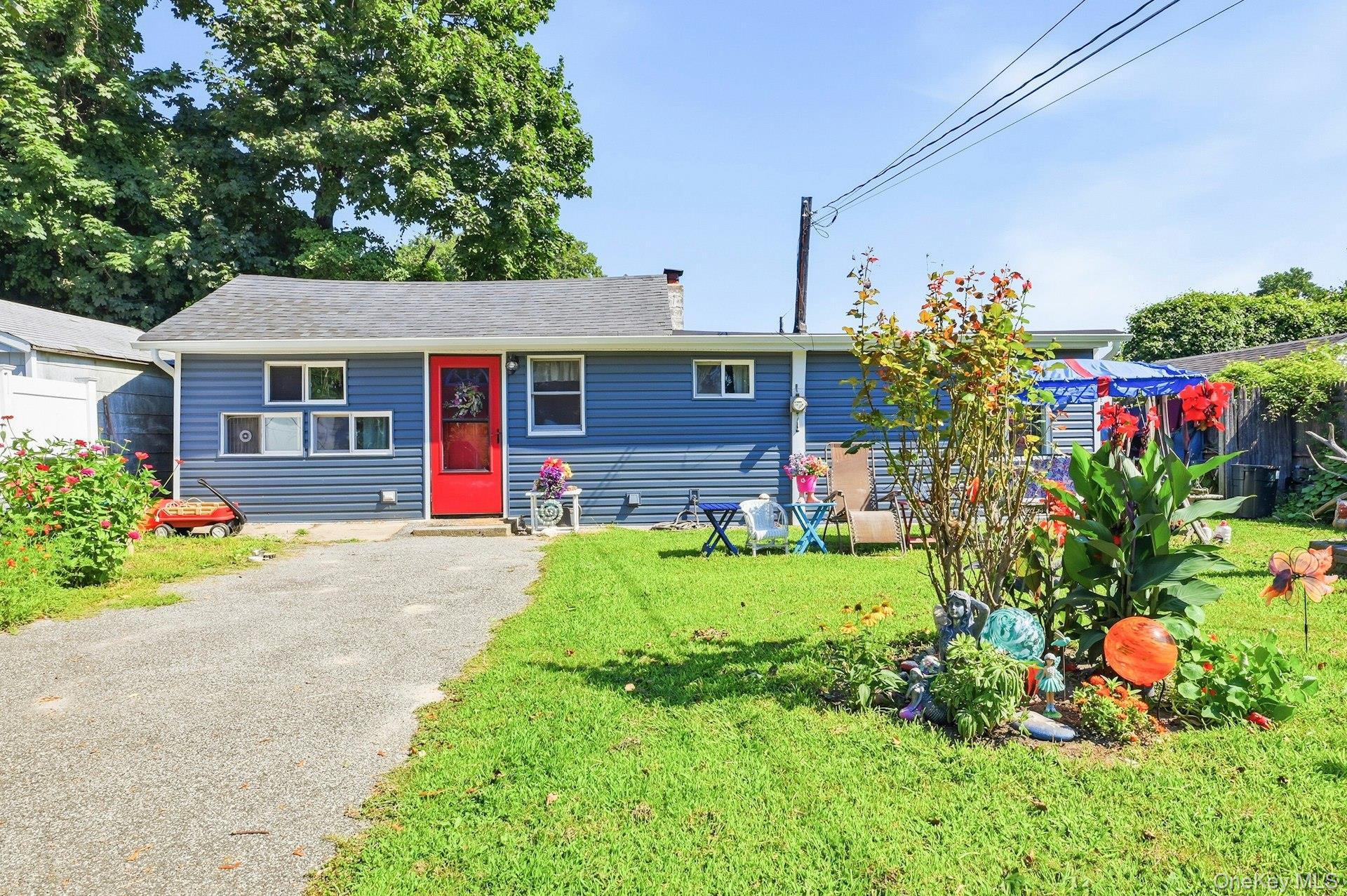 Single Family Sutton Court  Suffolk County, NY 11795, MLS-1035606-8