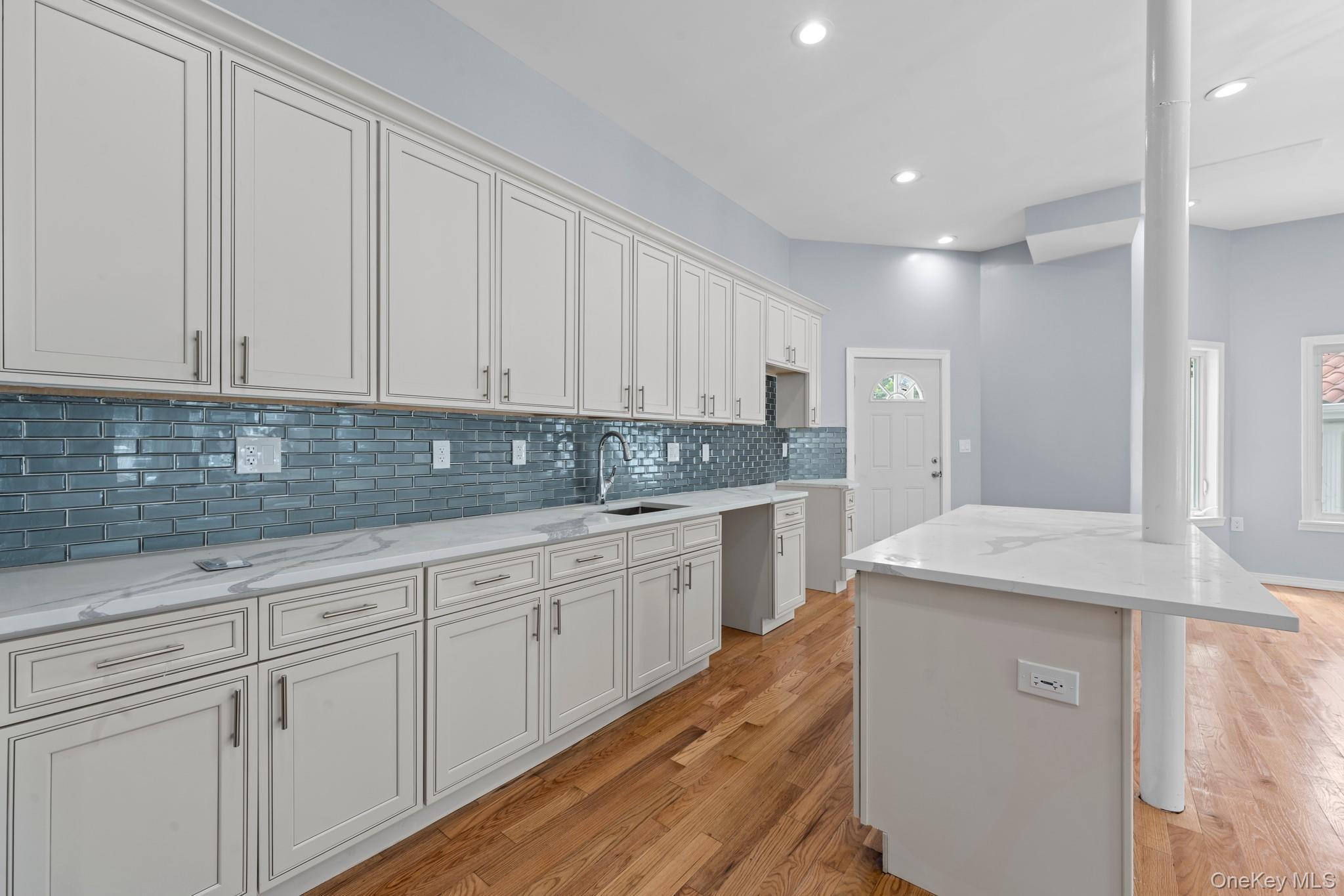 Single Family 138th Road  Queens, NY 11413, MLS-1035650-4