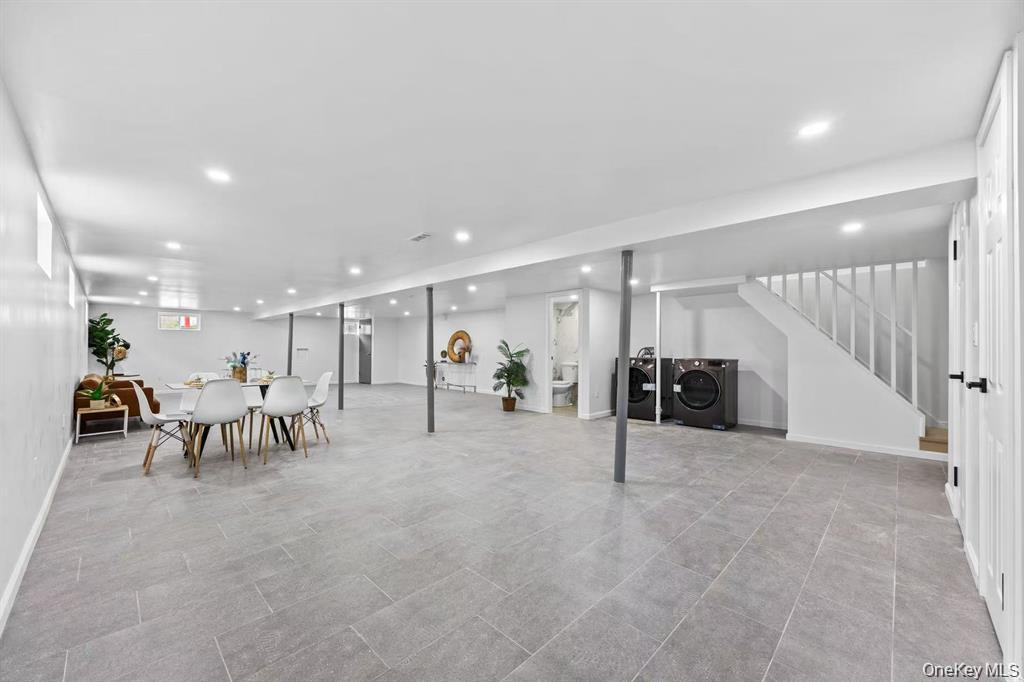 Single Family 76th Road  Queens, NY 11364, MLS-1035655-11