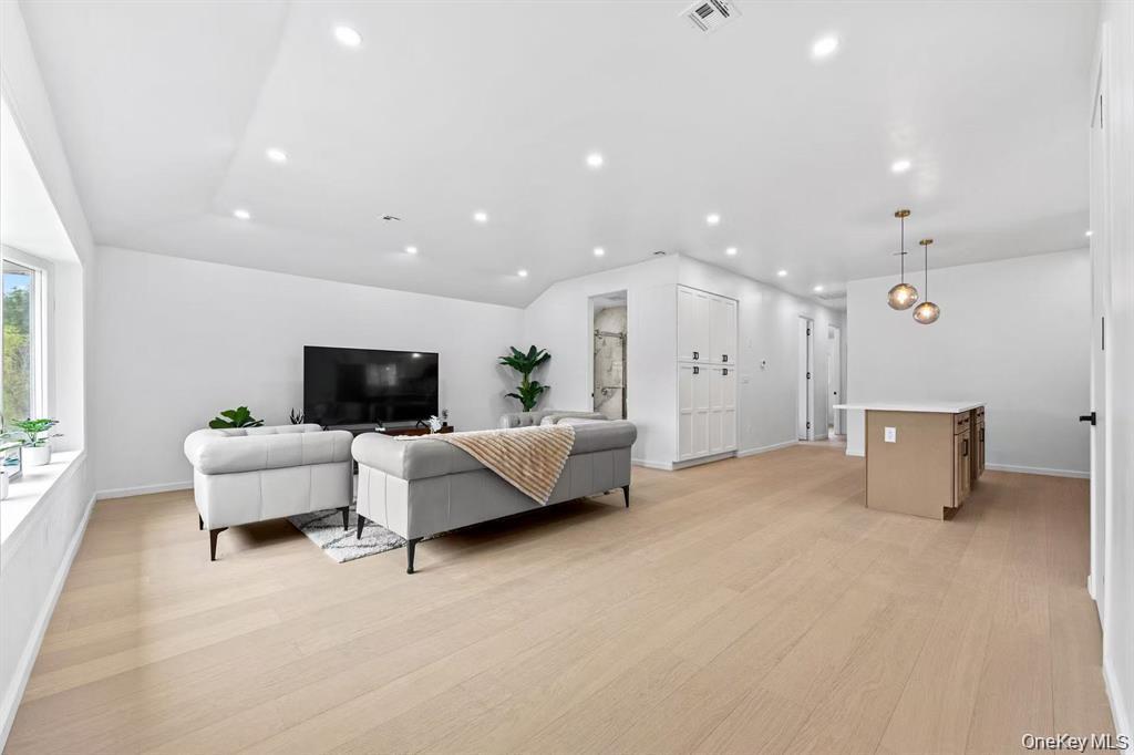 Single Family 76th Road  Queens, NY 11364, MLS-1035655-2