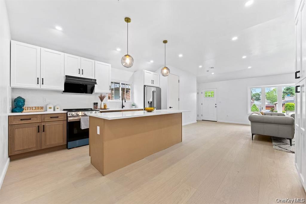 Single Family 76th Road  Queens, NY 11364, MLS-1035655-4