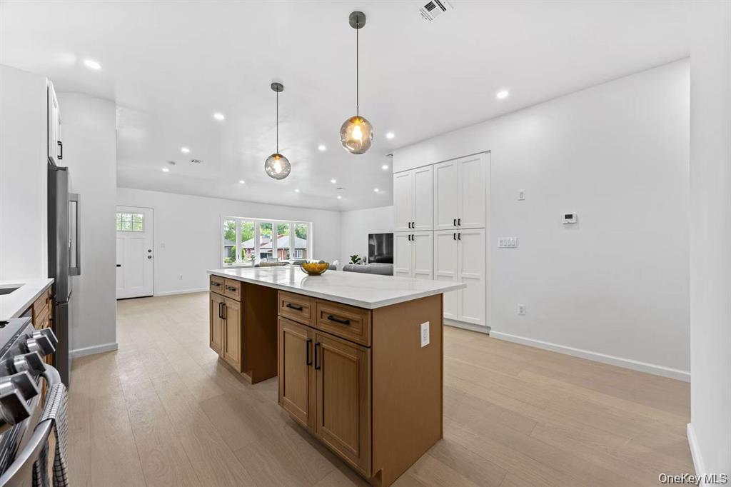 Single Family 76th Road  Queens, NY 11364, MLS-1035655-5