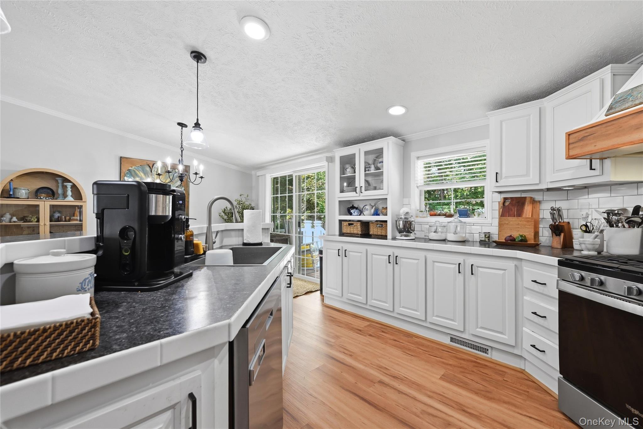 Single Family Hubbard Avenue  Suffolk County, NY 11901, MLS-1035667-11