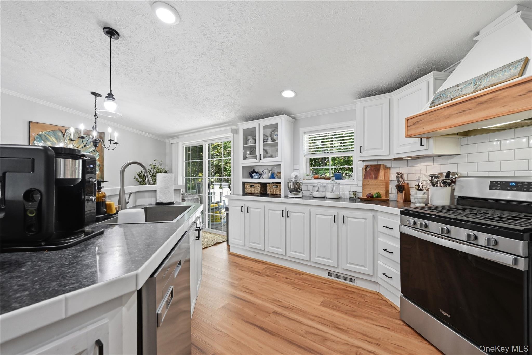 Single Family Hubbard Avenue  Suffolk County, NY 11901, MLS-1035667-12
