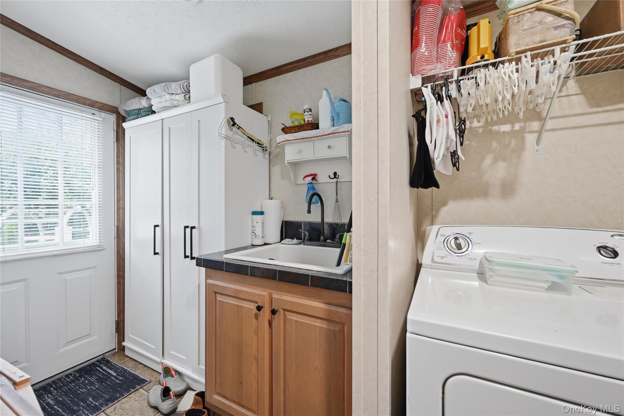 Single Family Hubbard Avenue  Suffolk County, NY 11901, MLS-1035667-25