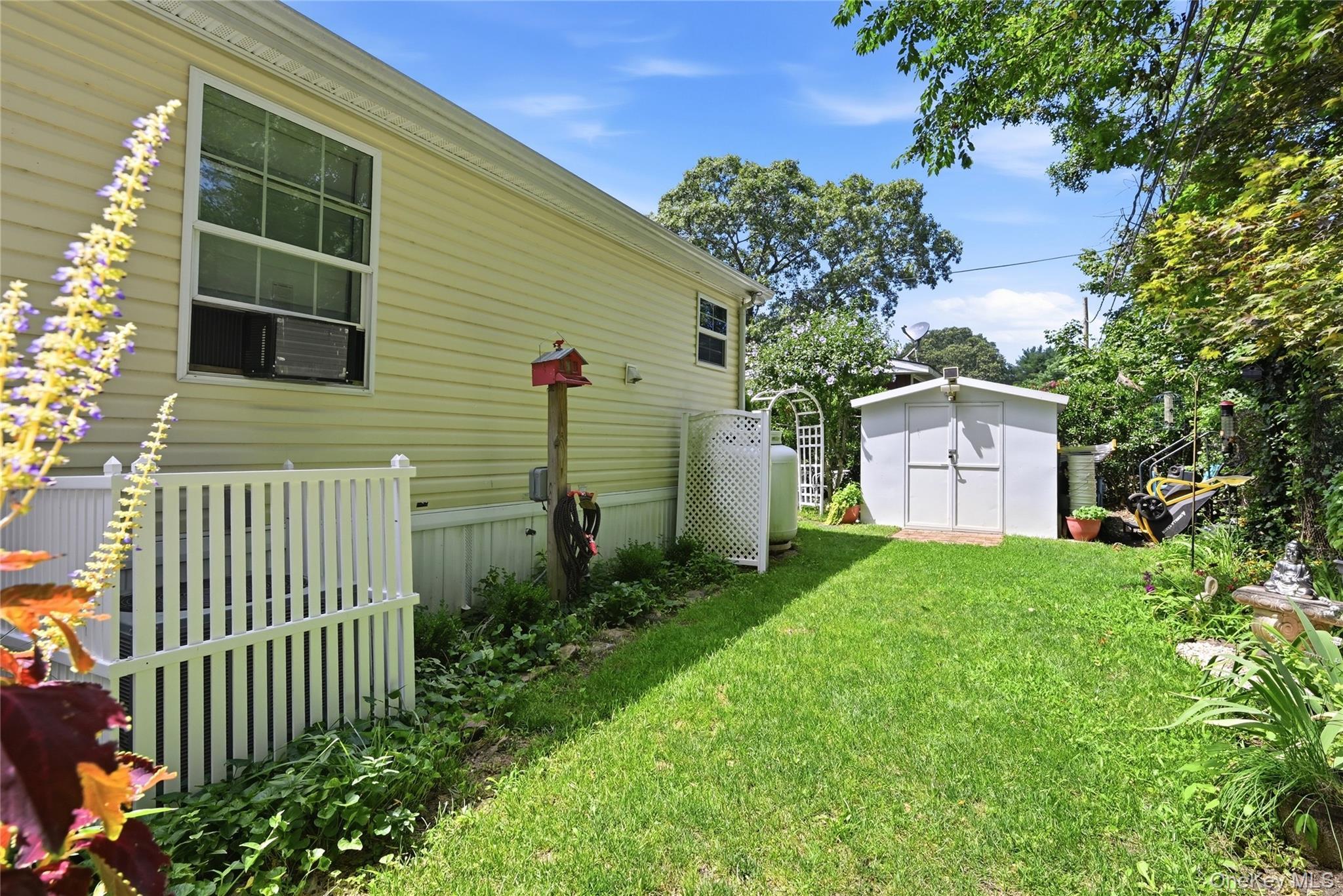 Single Family Hubbard Avenue  Suffolk County, NY 11901, MLS-1035667-29