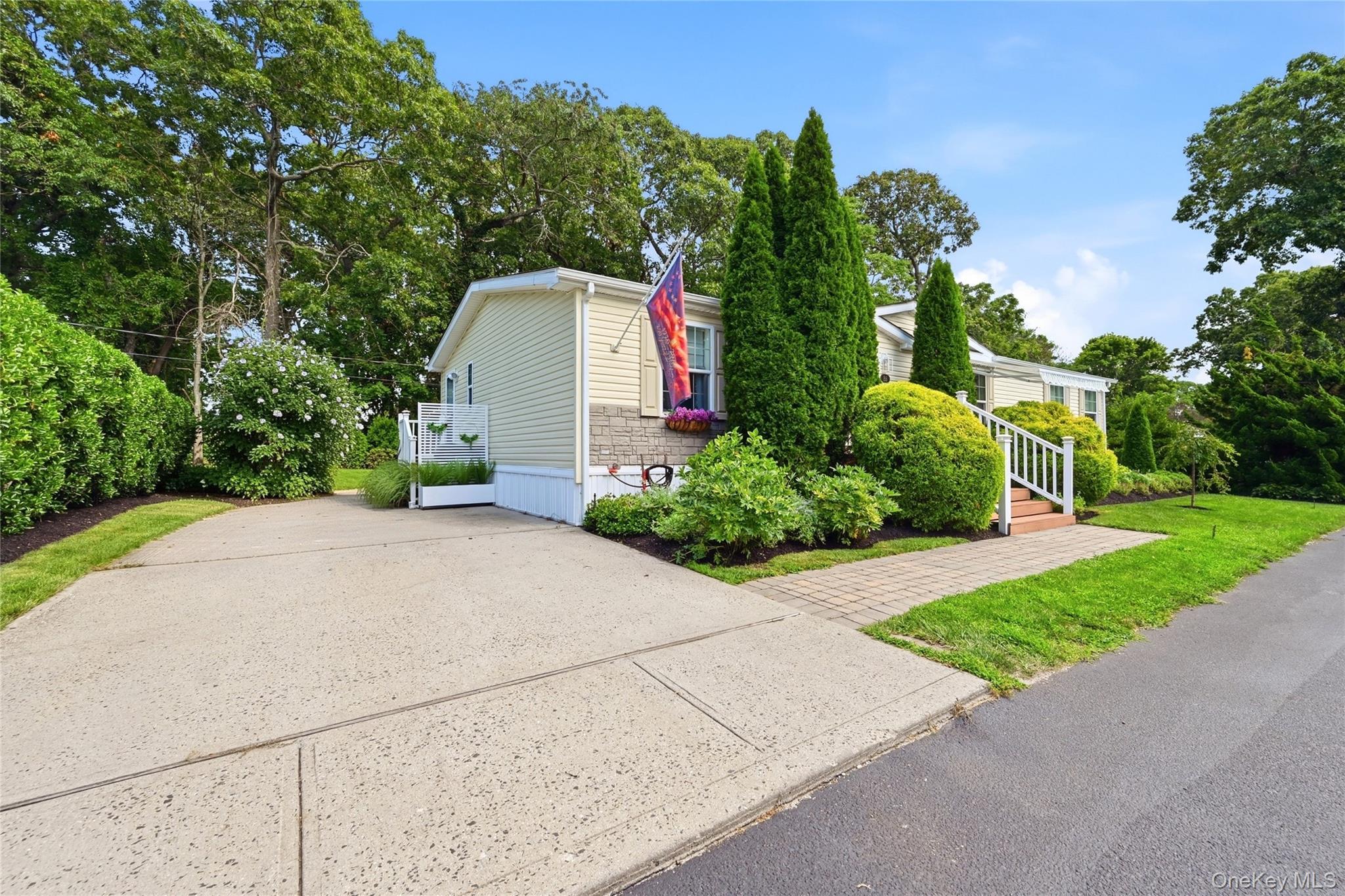 Single Family Hubbard Avenue  Suffolk County, NY 11901, MLS-1035667-3