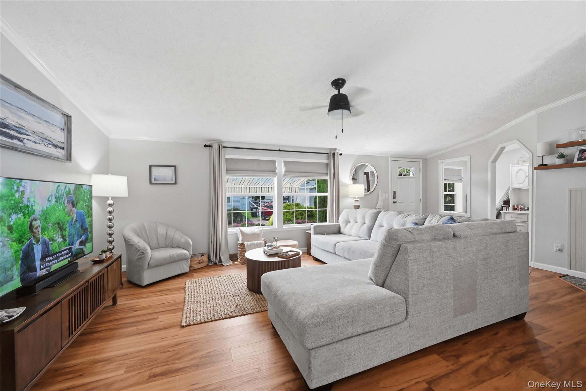 Single Family Hubbard Avenue  Suffolk County, NY 11901, MLS-1035667-5