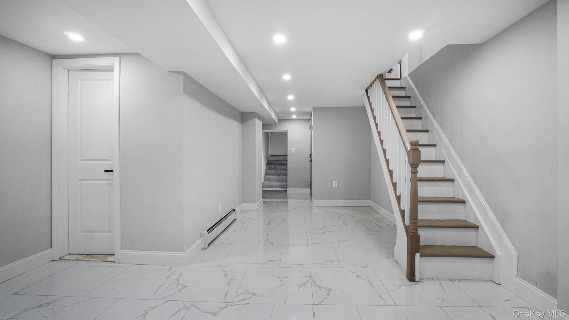 Single Family E 238th Street Bronx, NY 10470, MLS-1035680-17