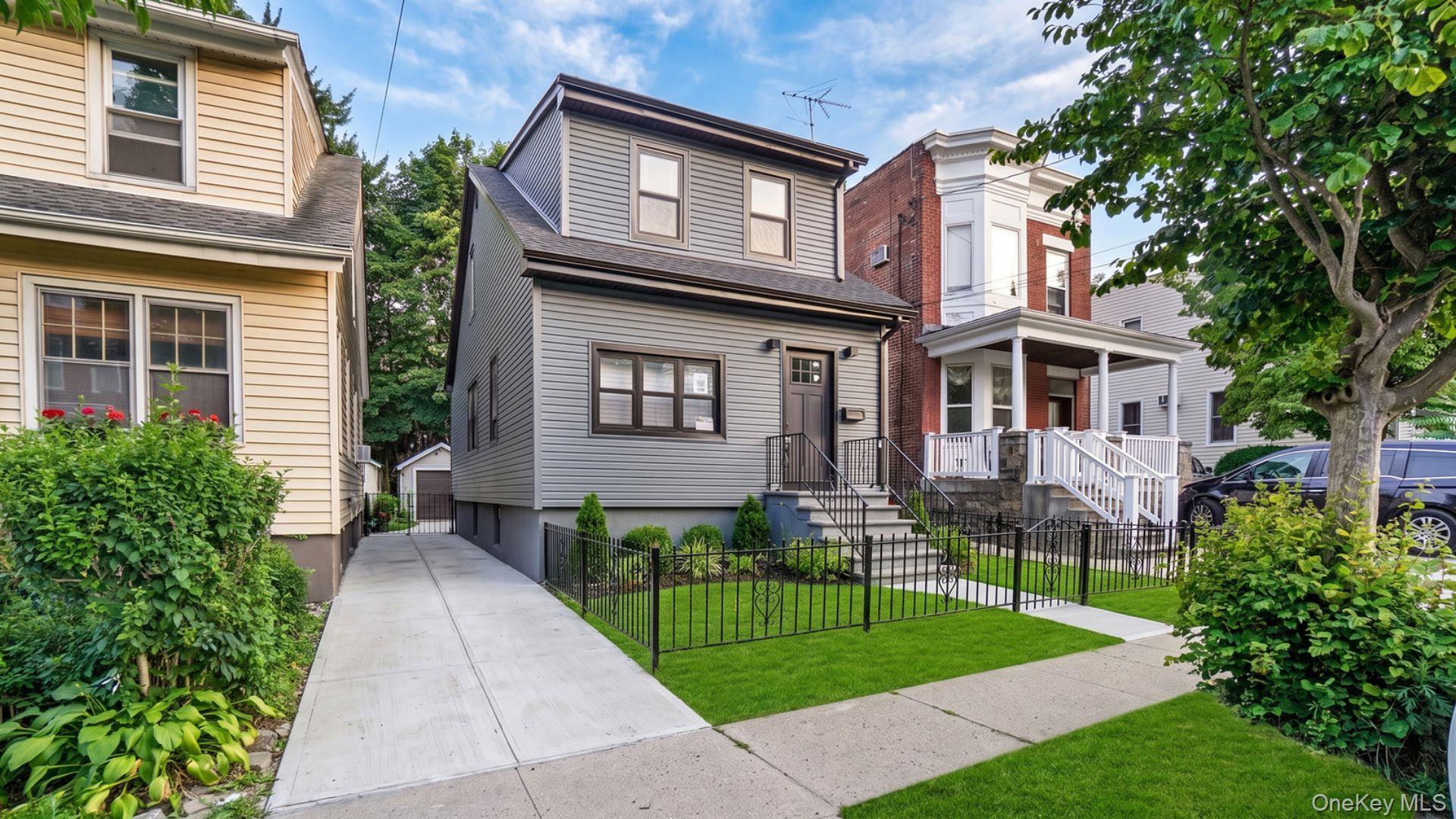 Single Family E 238th Street Bronx, NY 10470, MLS-1035680-21