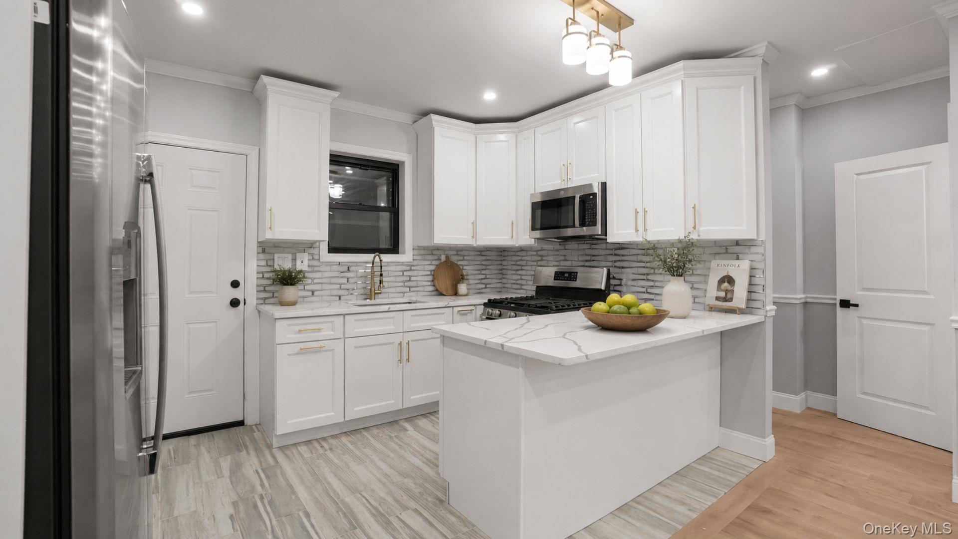 Single Family E 238th Street Bronx, NY 10470, MLS-1035680-3