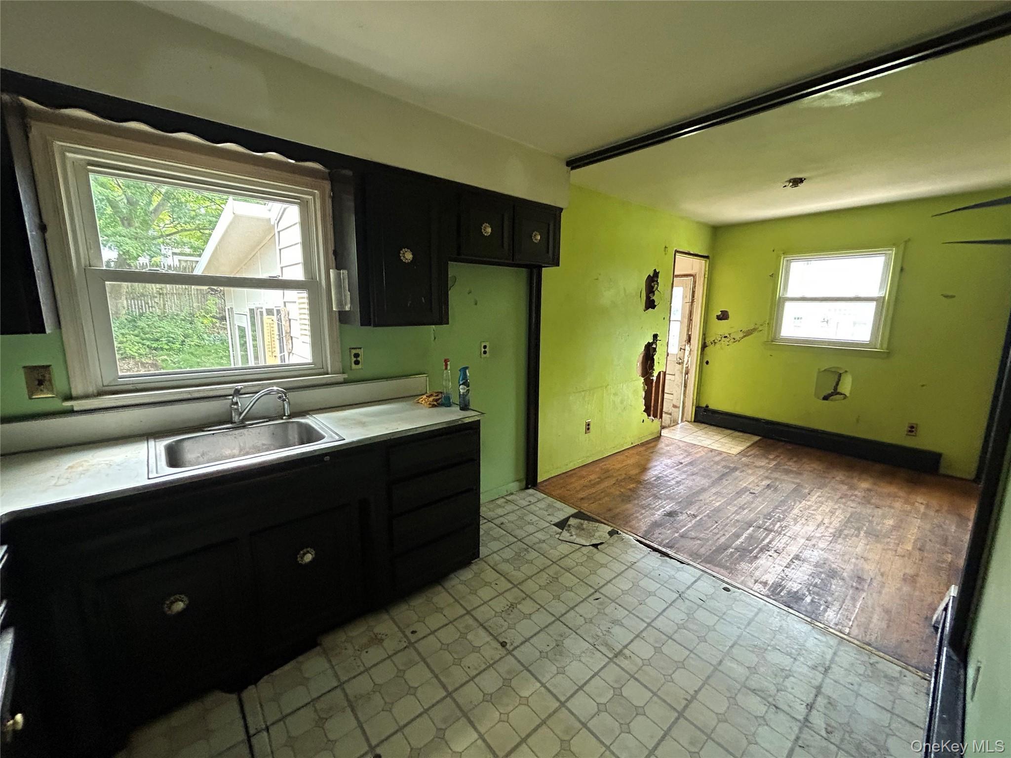 Single Family New York Avenue  Suffolk County, NY 11789, MLS-1035687-11