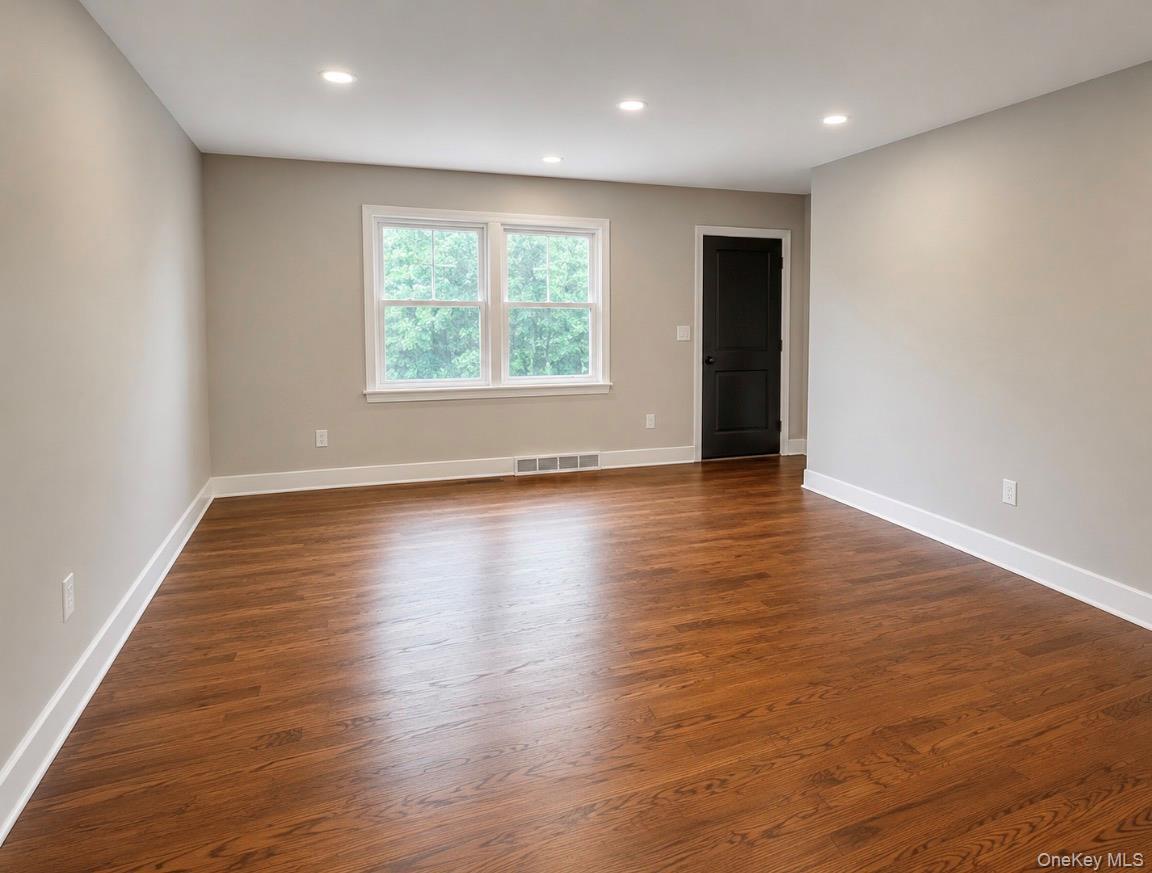 Single Family New York Avenue  Suffolk County, NY 11789, MLS-1035687-13