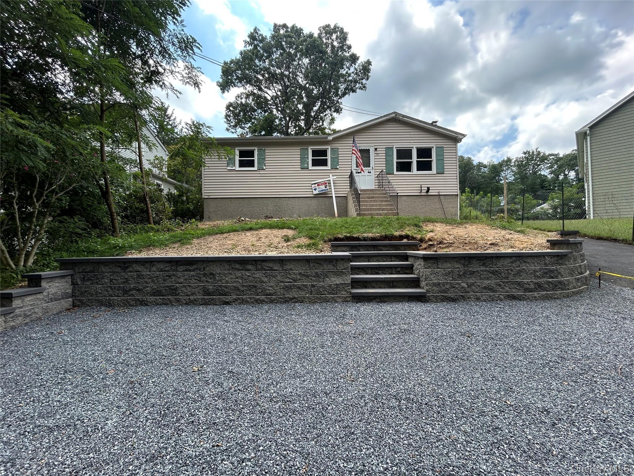 Single Family New York Avenue  Suffolk County, NY 11789, MLS-1035687-2