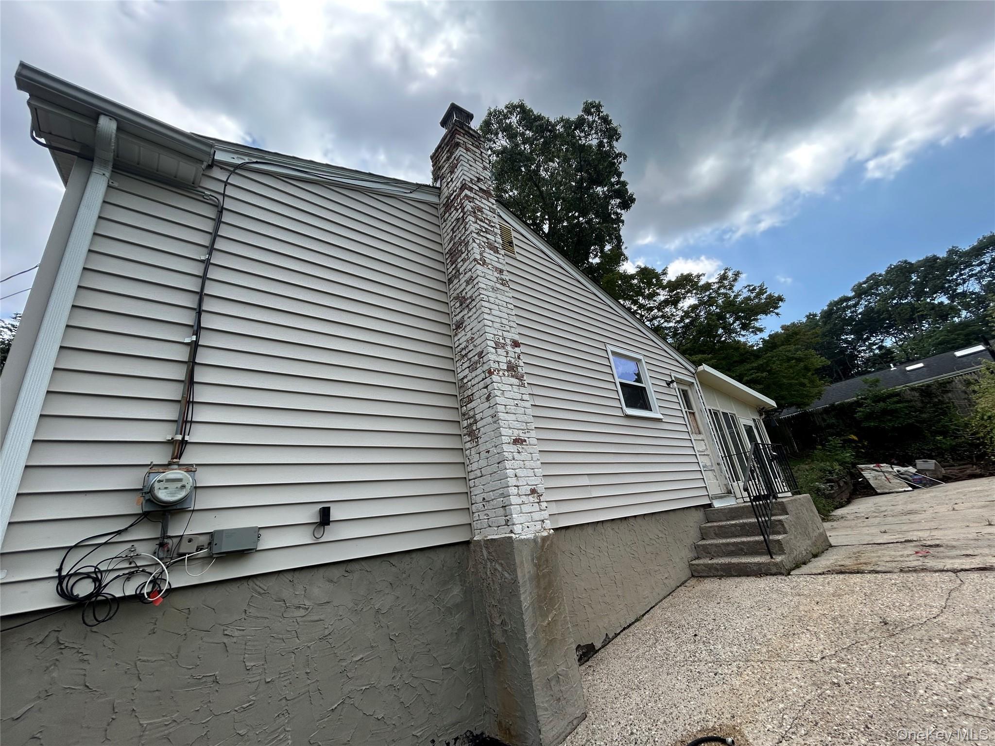 Single Family New York Avenue  Suffolk County, NY 11789, MLS-1035687-3
