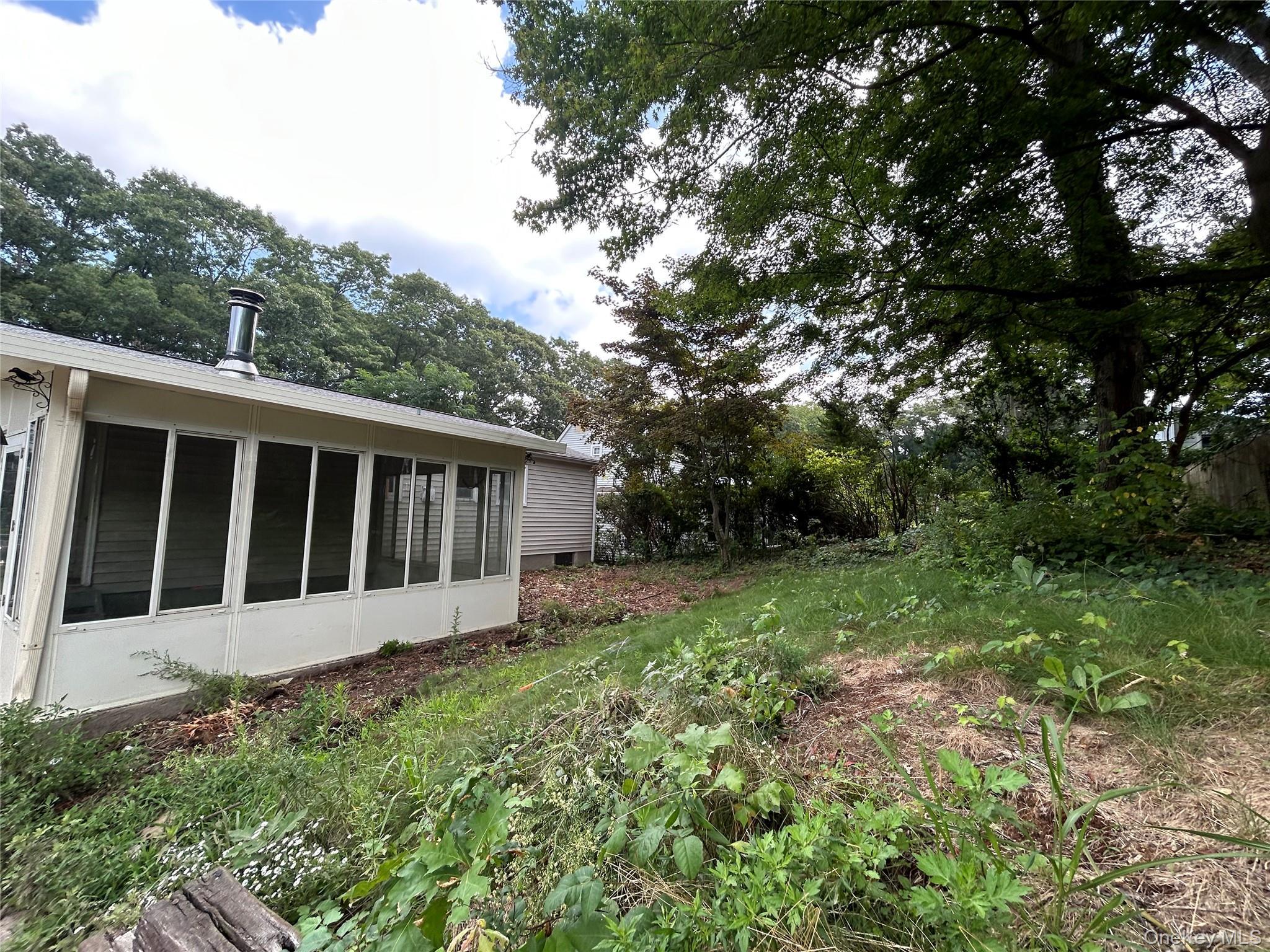 Single Family New York Avenue  Suffolk County, NY 11789, MLS-1035687-4