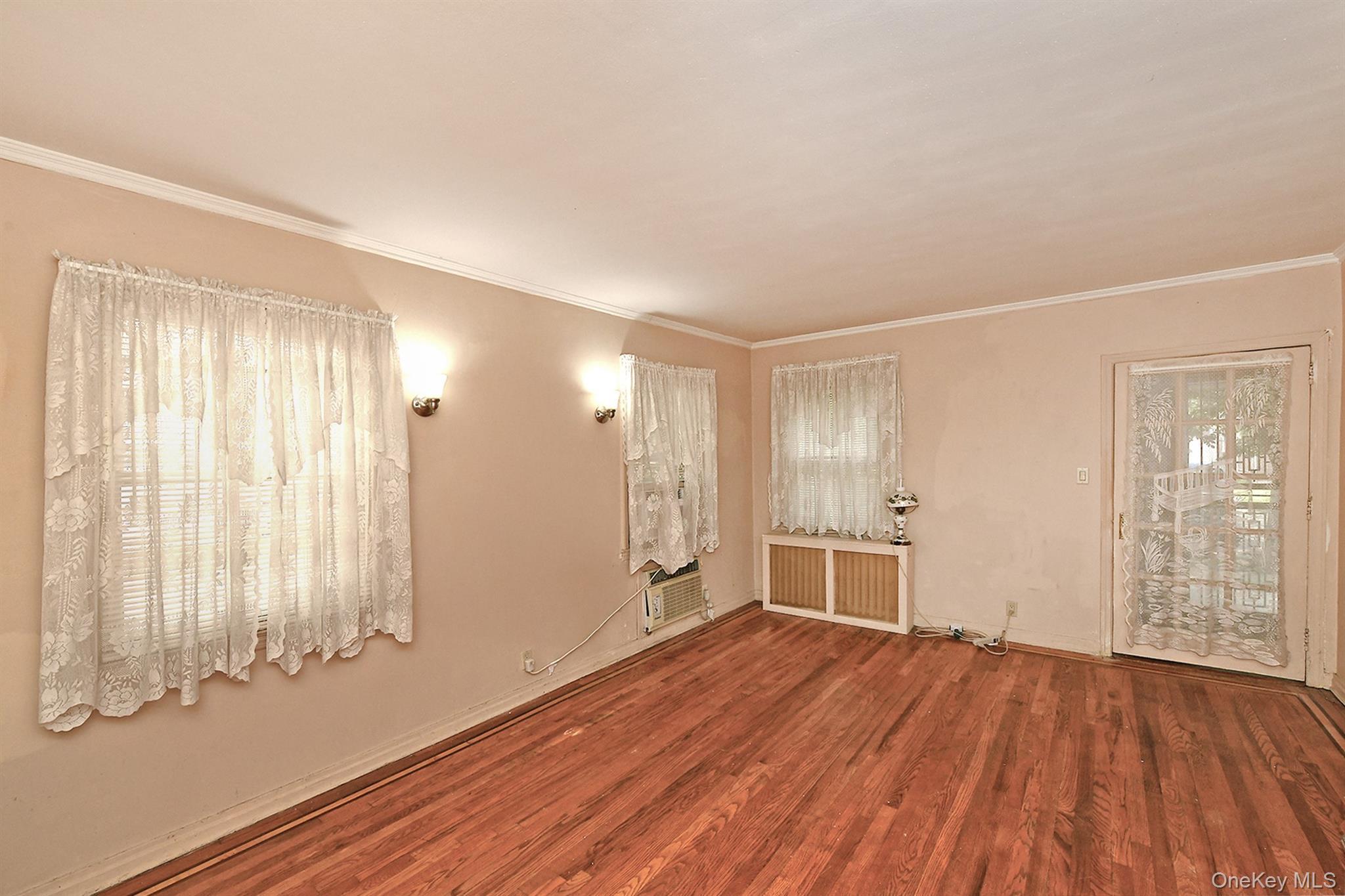 Single Family 219th Street Queens, NY 11364, MLS-1035721-7