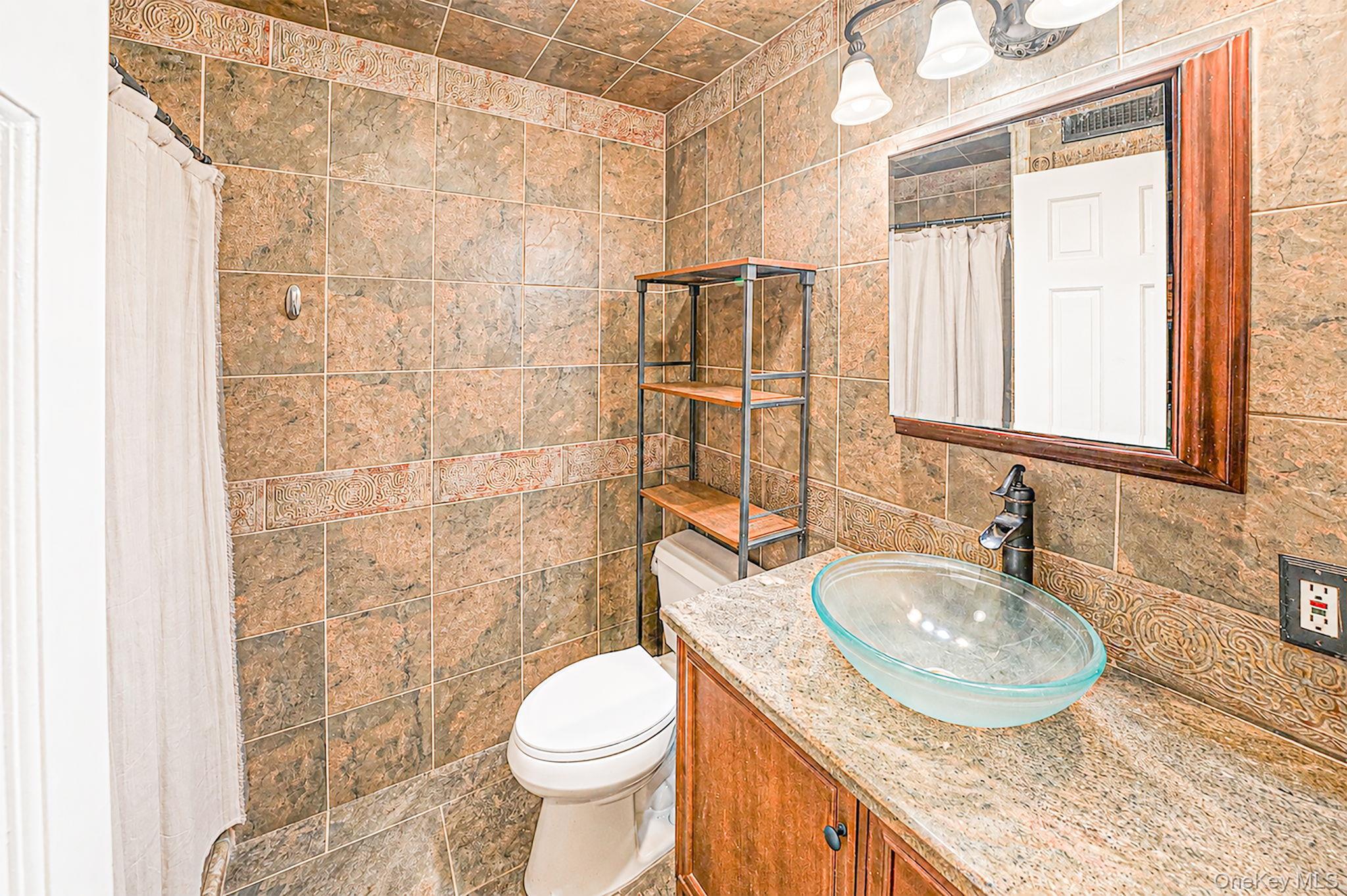 Single Family Mowbray Avenue  Suffolk County, NY 11706, MLS-1035730-18