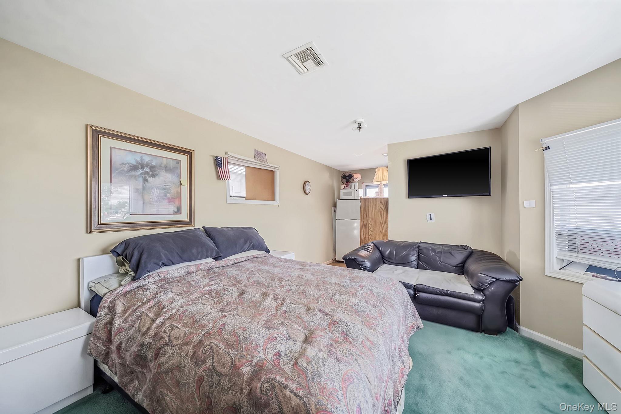 Single Family Mowbray Avenue  Suffolk County, NY 11706, MLS-1035730-30
