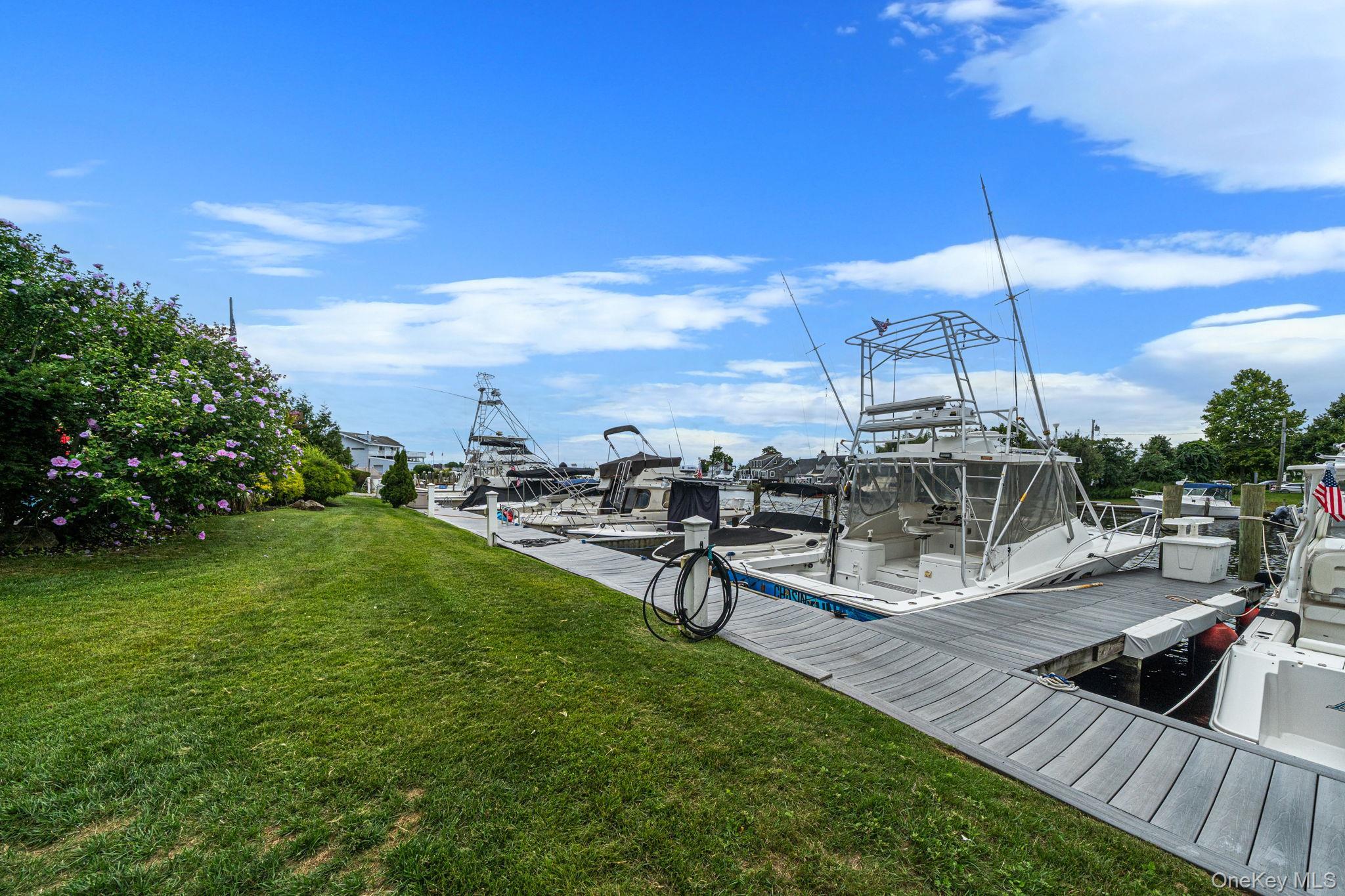 Single Family Mowbray Avenue  Suffolk County, NY 11706, MLS-1035730-45