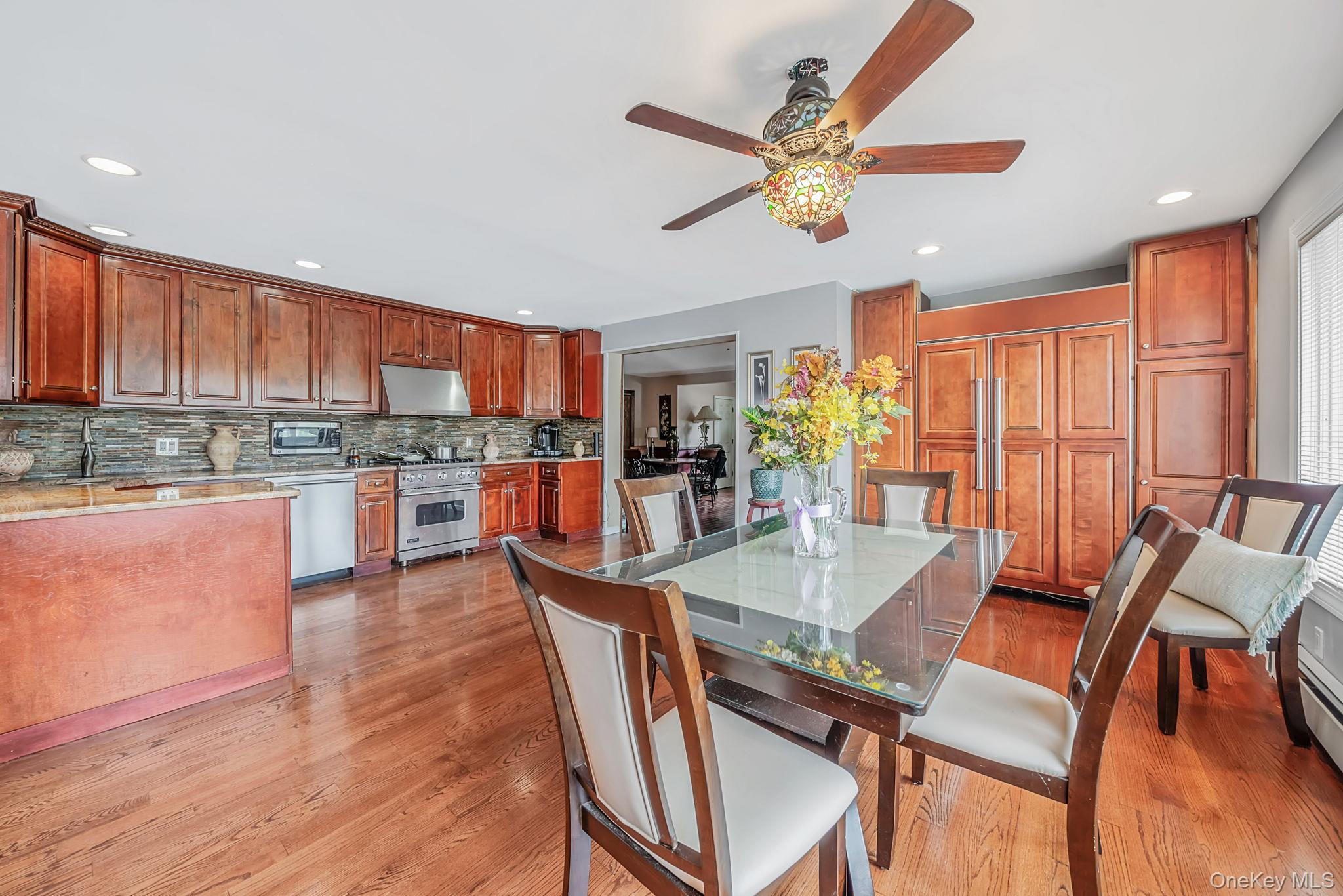 Single Family Mowbray Avenue  Suffolk County, NY 11706, MLS-1035730-5