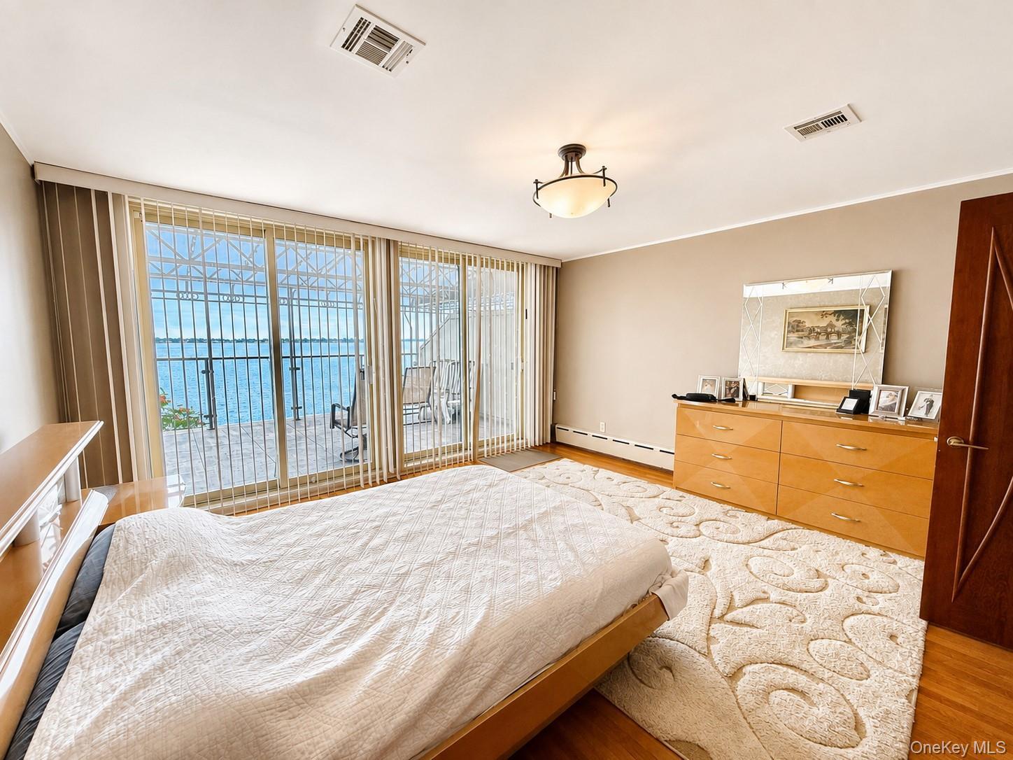 Single Family Dean Avenue  Bronx, NY 10465, MLS-1035762-19