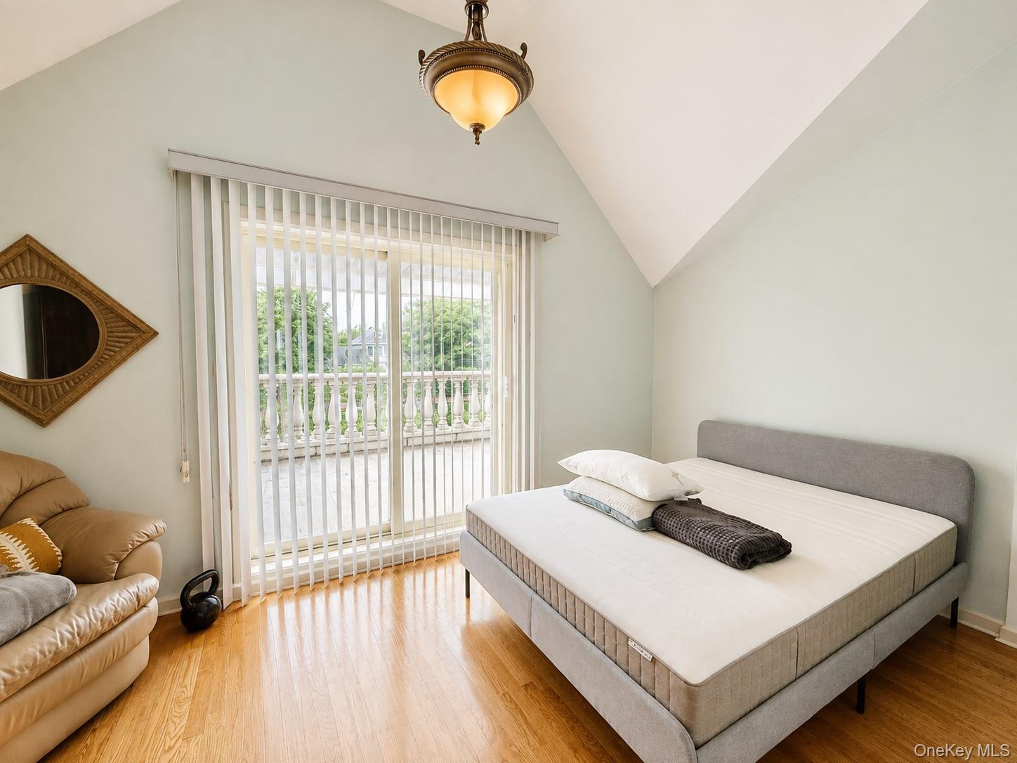 Single Family Dean Avenue  Bronx, NY 10465, MLS-1035762-21