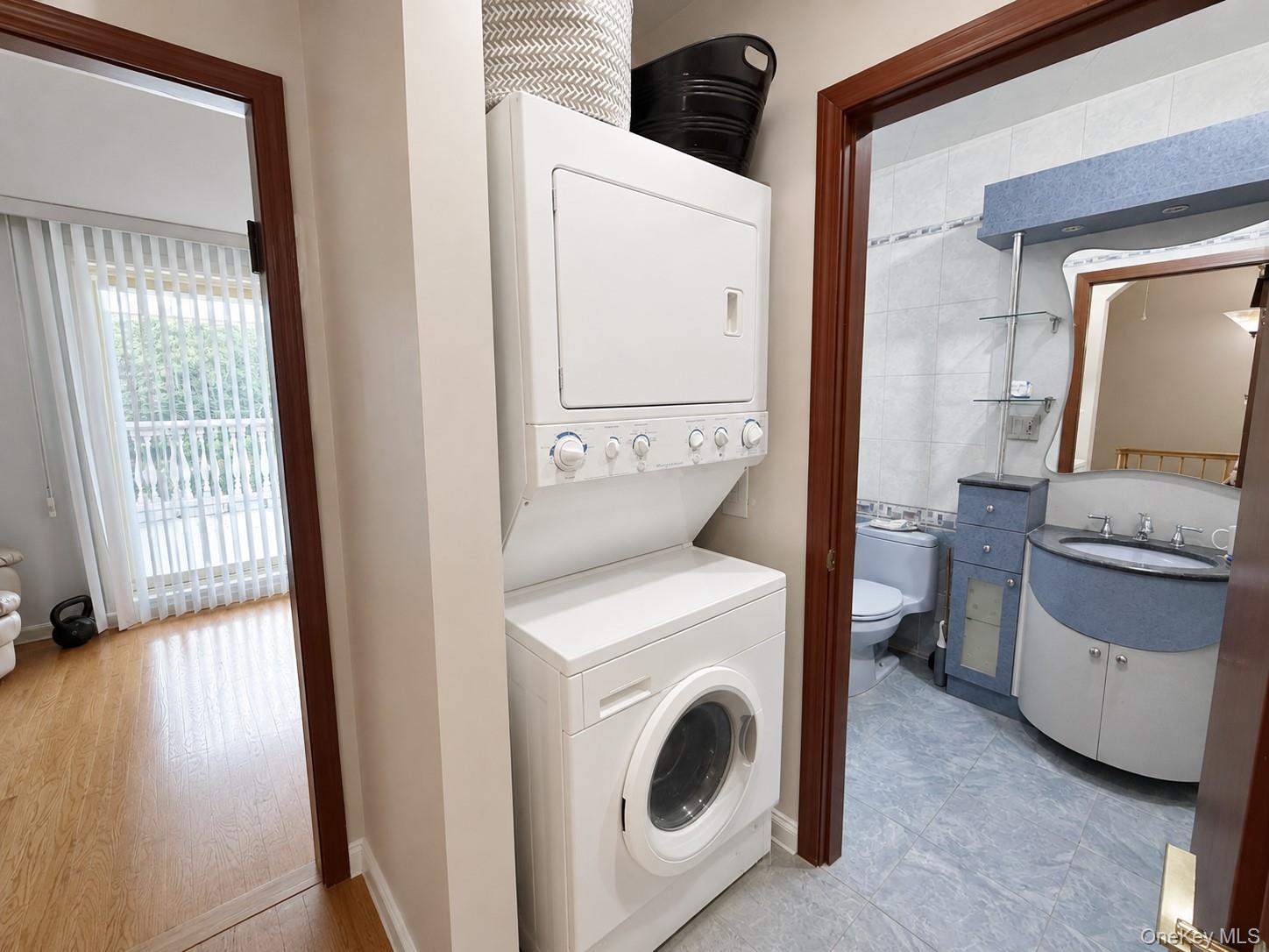 Single Family Dean Avenue  Bronx, NY 10465, MLS-1035762-25
