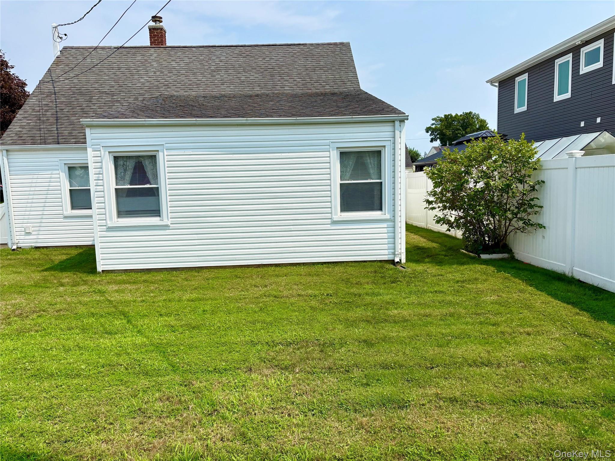 Single Family Heather Lane Nassau County, NY 11756, MLS-1035768-19