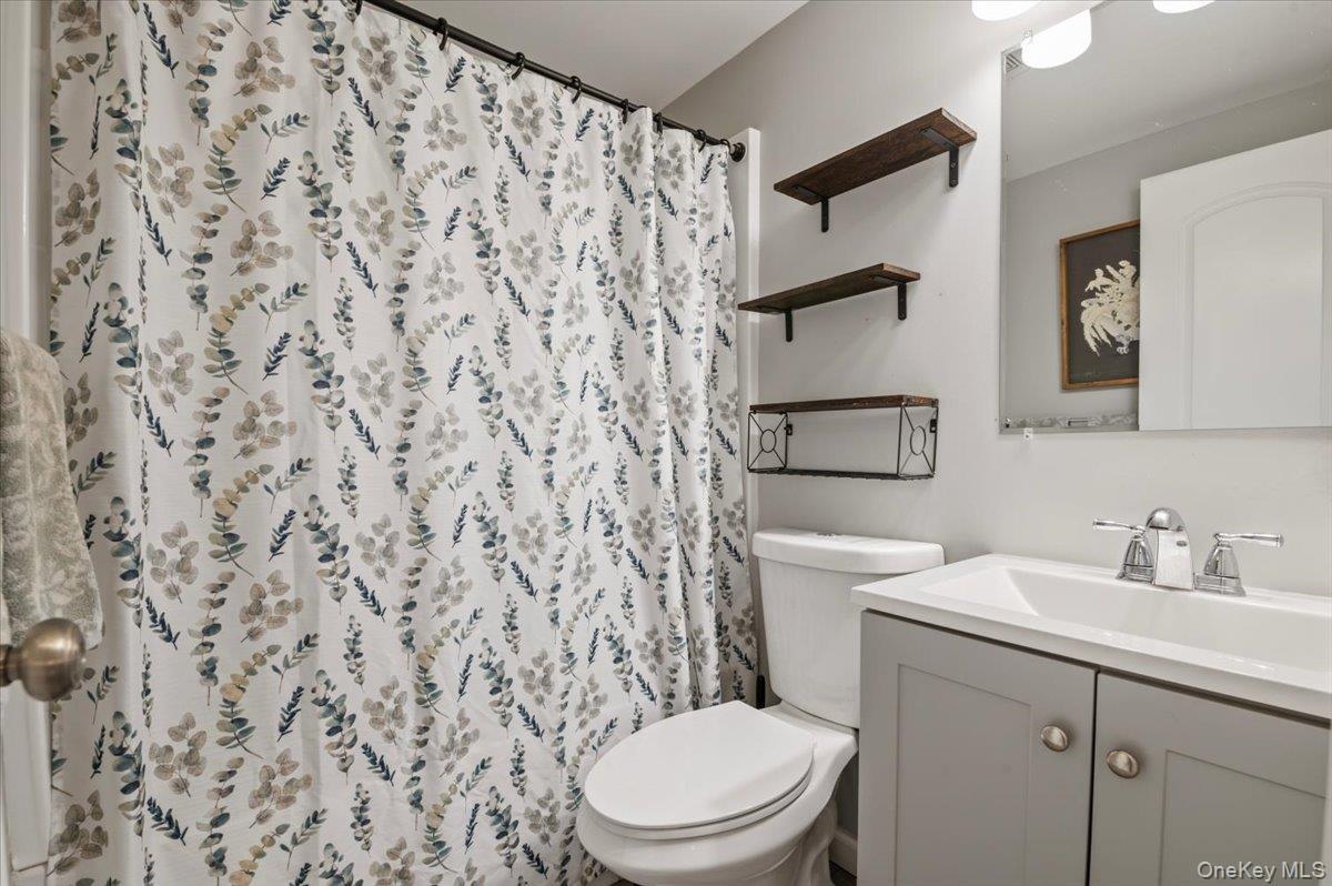Single Family Peters Boulevard Suffolk County, NY 11706, MLS-1035792-16