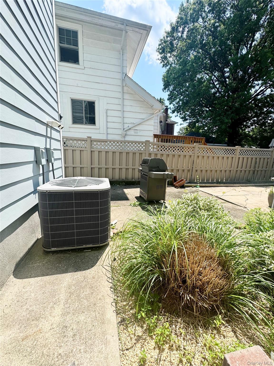 Single Family King Avenue Bronx, NY 10464, MLS-1035845-24