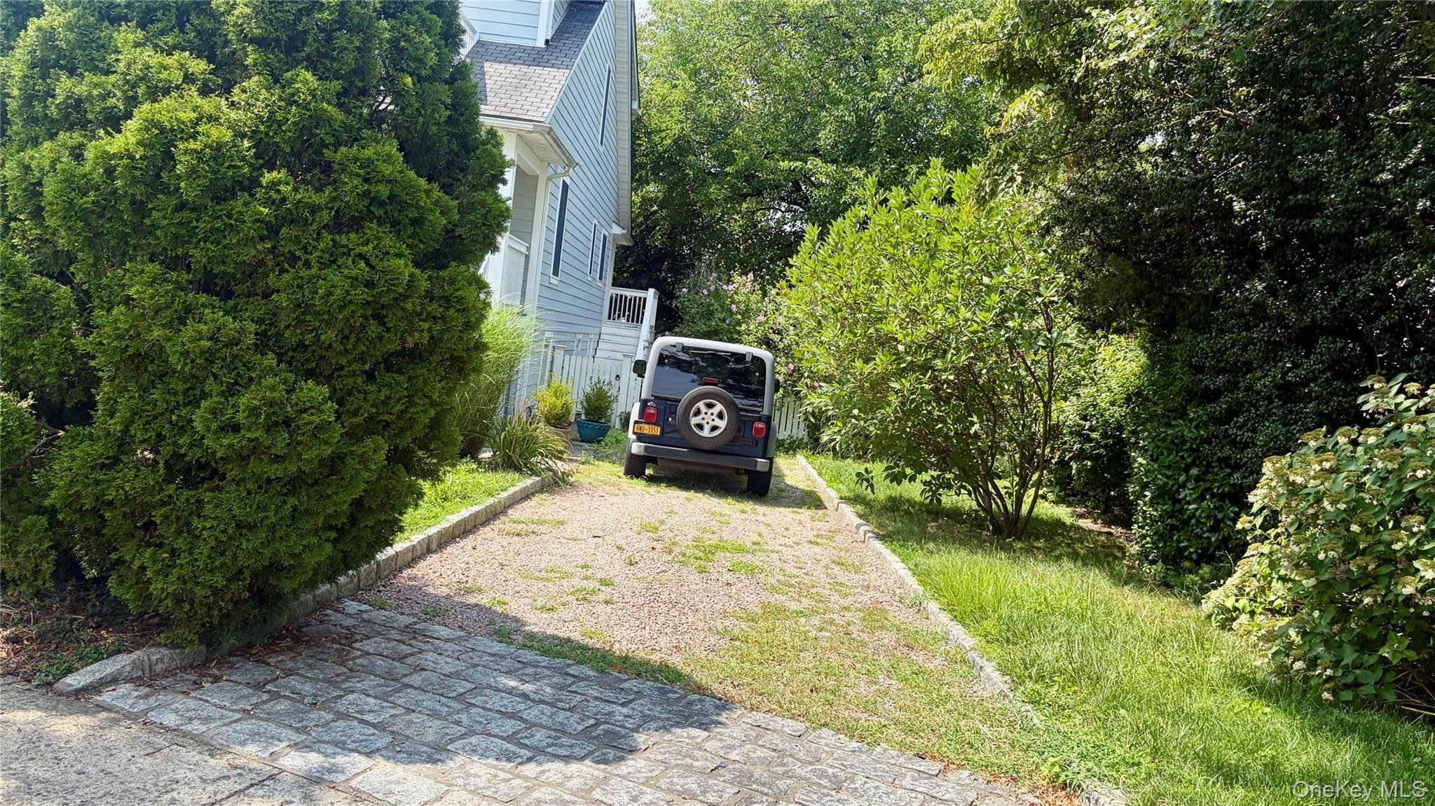 Single Family King Avenue  Bronx, NY 10464, MLS-1035845-27