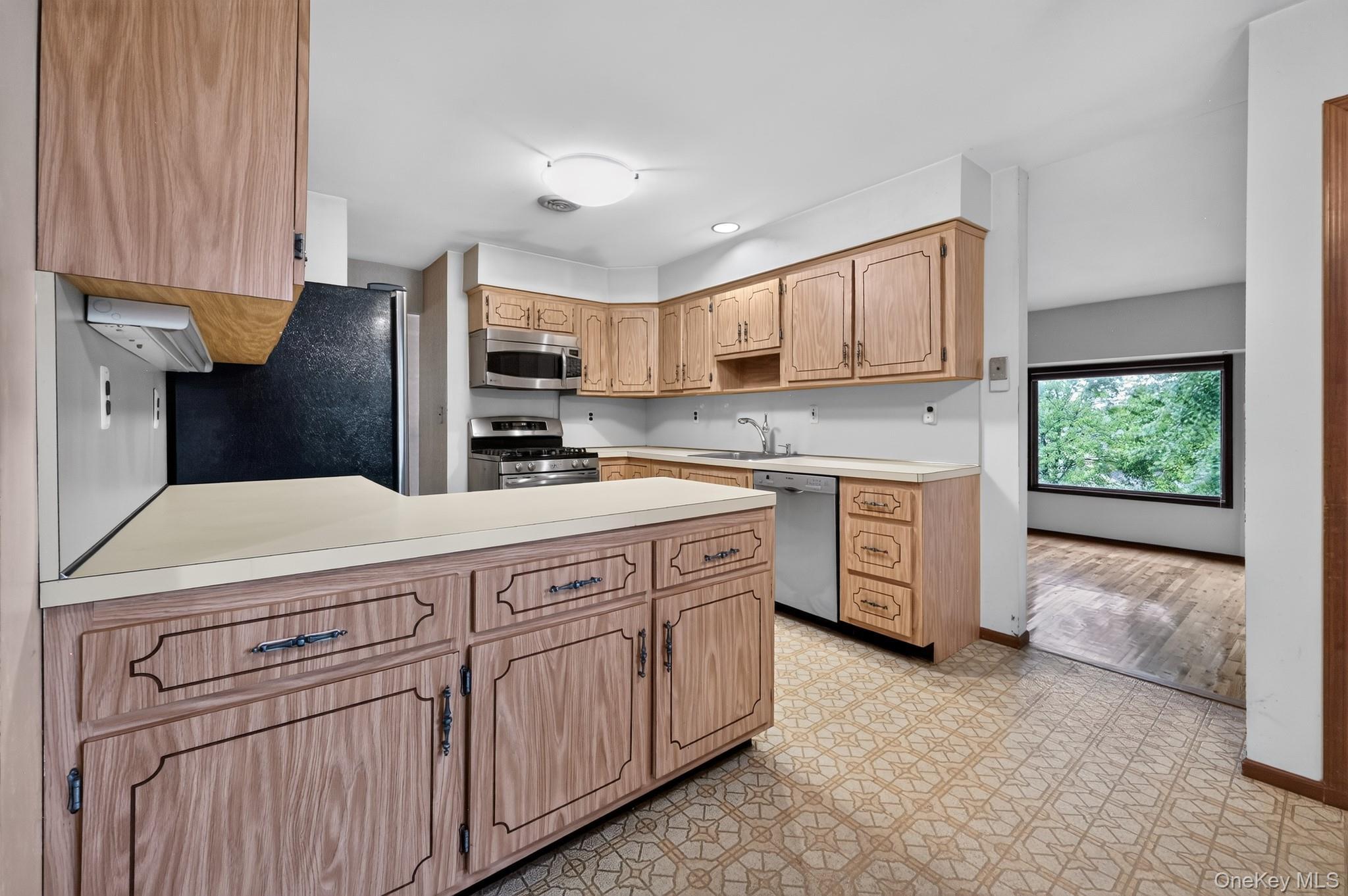 Single Family Waters Edge Rockland County, NY 10989, MLS-1035867-23