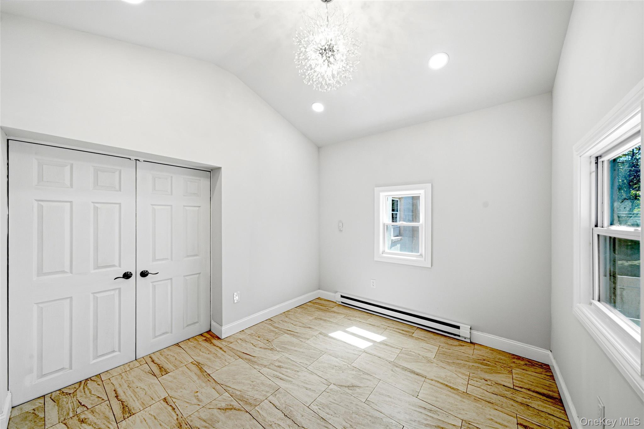 Single Family E 230th Street Bronx, NY 10466, MLS-1035873-21