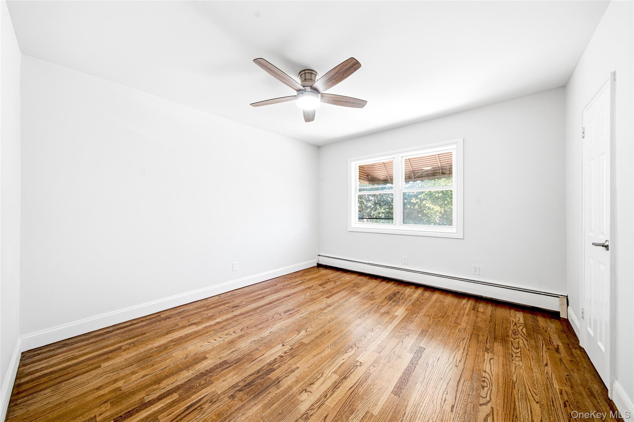 Single Family E 230th Street Bronx, NY 10466, MLS-1035873-22