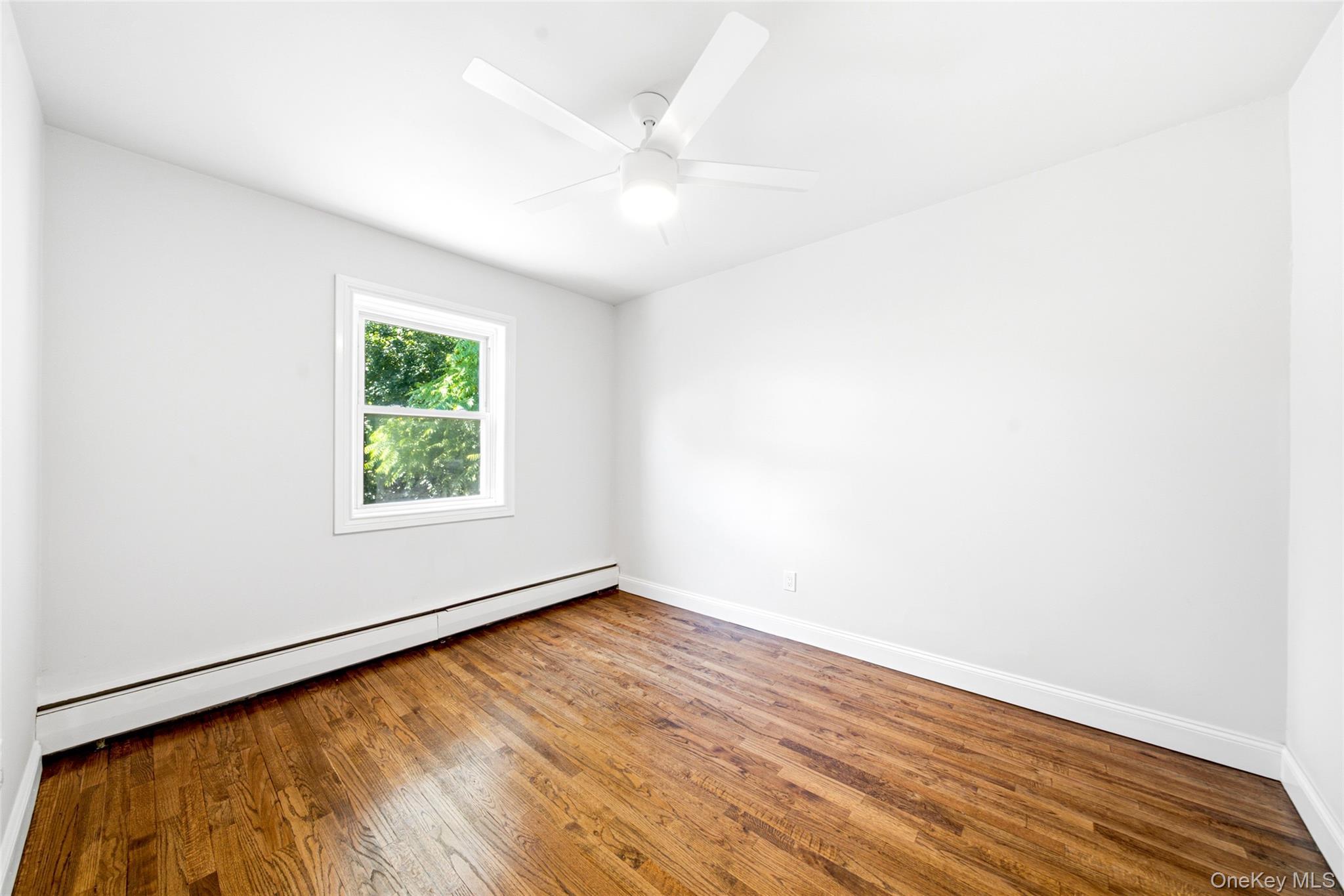 Single Family E 230th Street Bronx, NY 10466, MLS-1035873-24