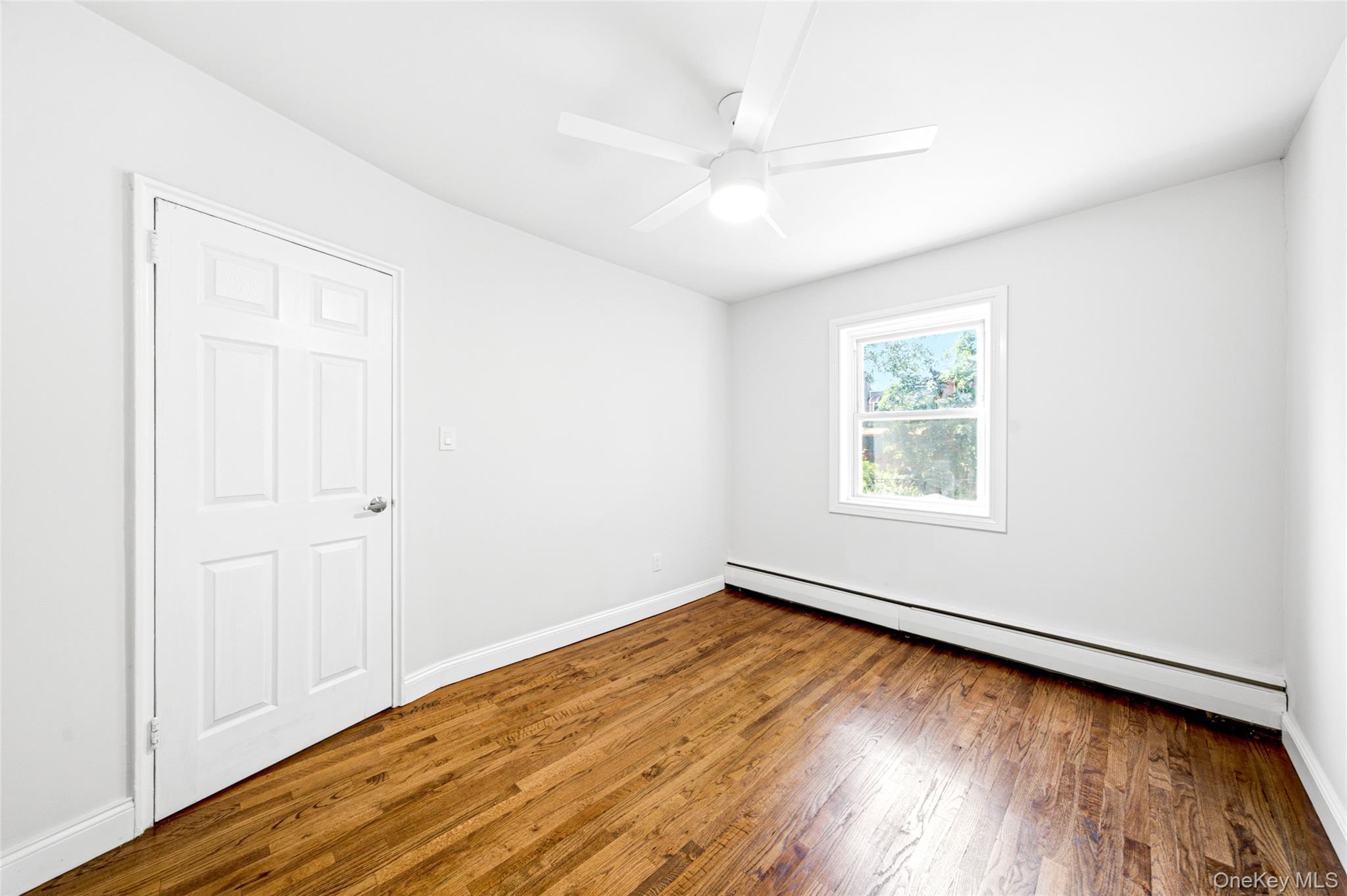 Single Family E 230th Street Bronx, NY 10466, MLS-1035873-25