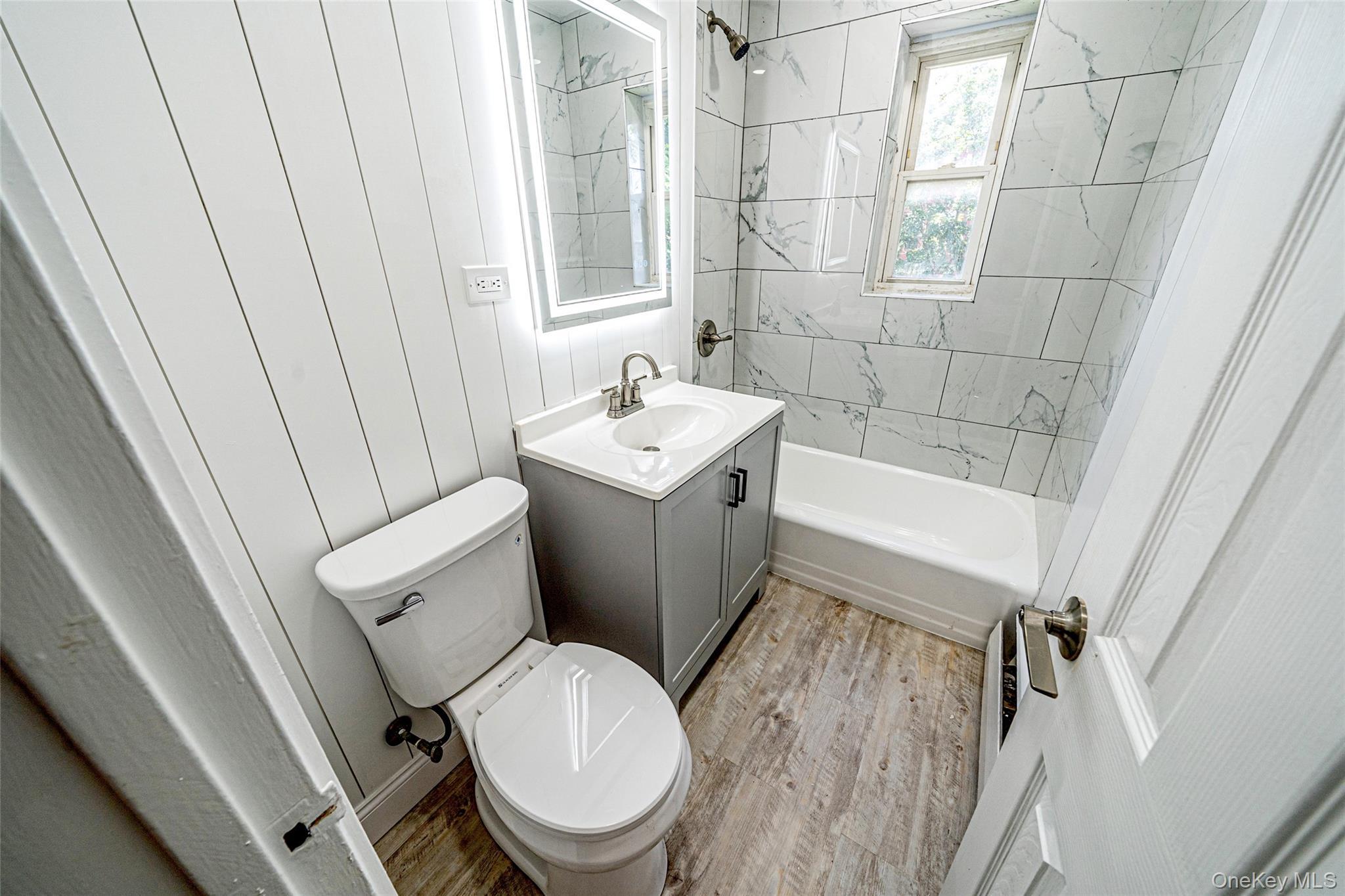 Single Family E 230th Street Bronx, NY 10466, MLS-1035873-26