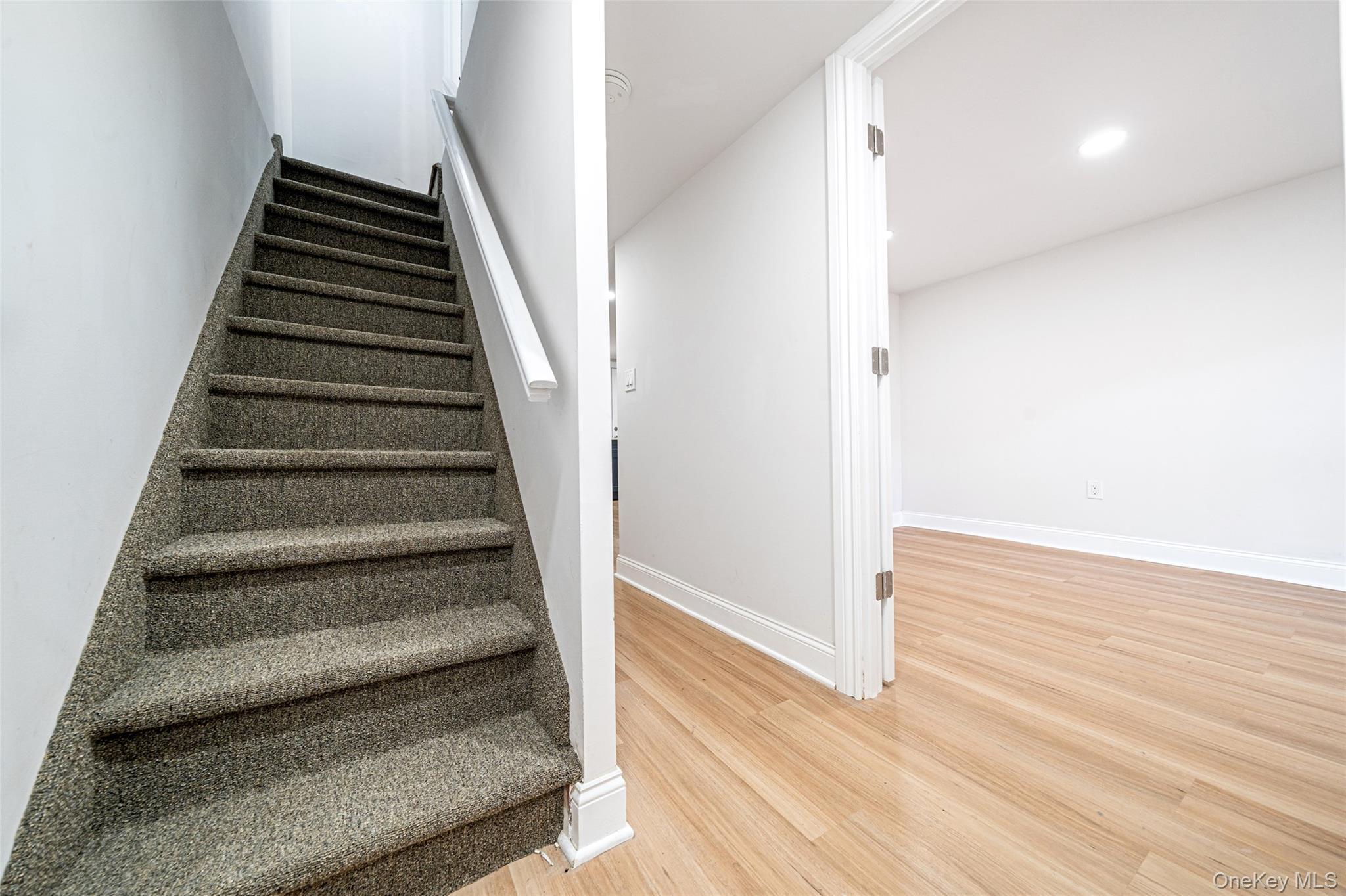 Single Family E 230th Street Bronx, NY 10466, MLS-1035873-27